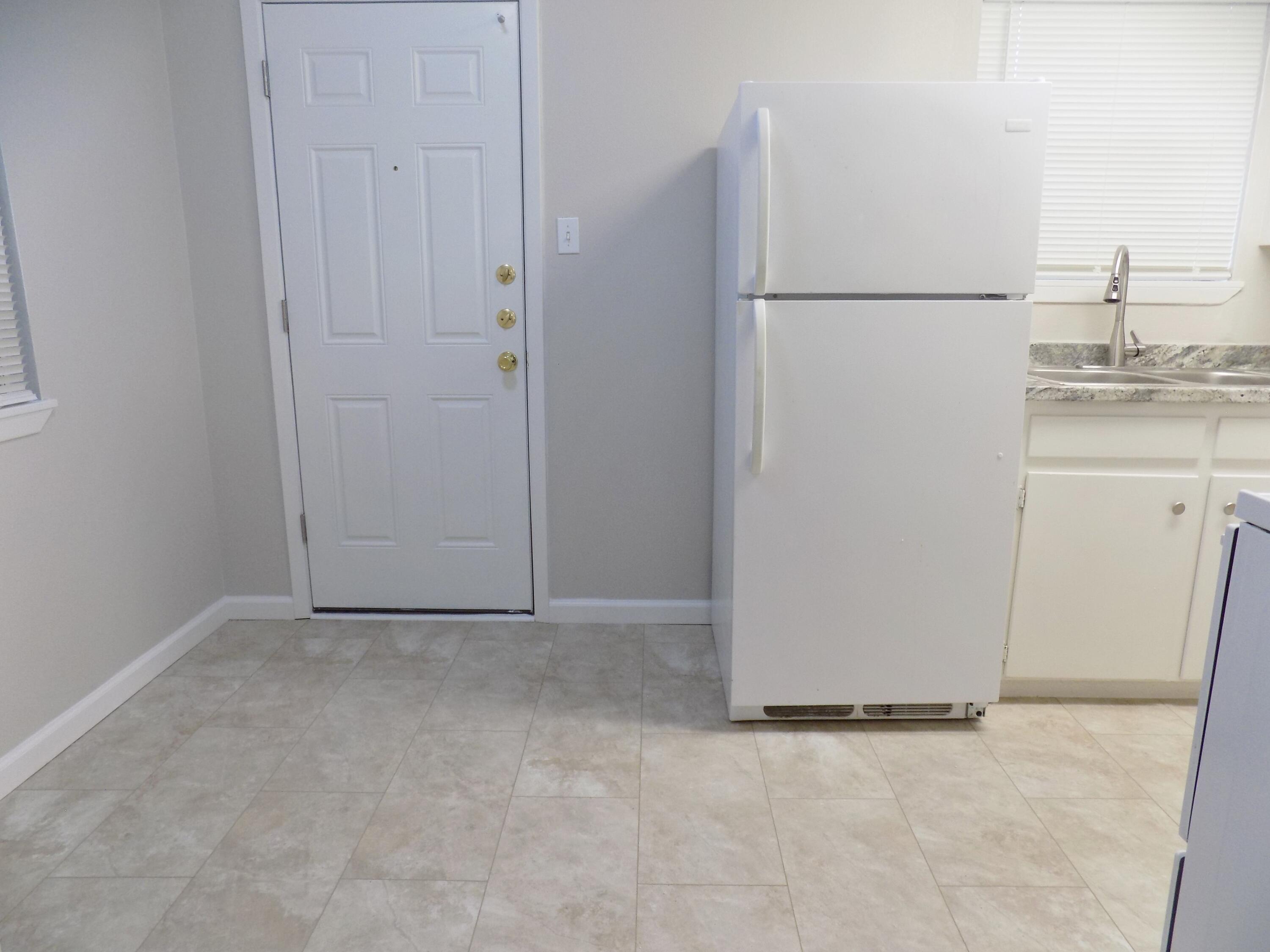 712 E Highland Boulevard Property Photo 24