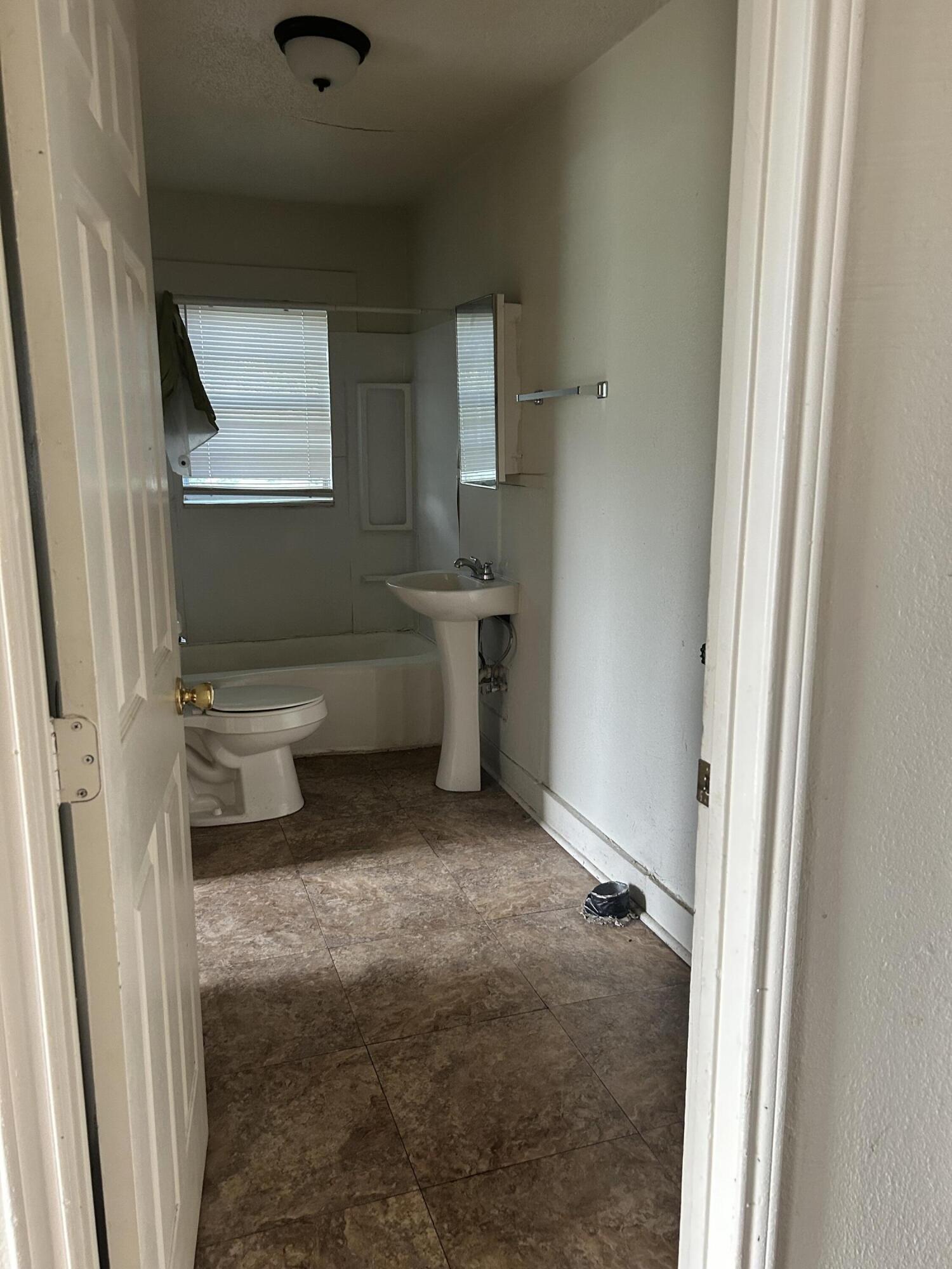 207 W 25th Street Property Photo 5