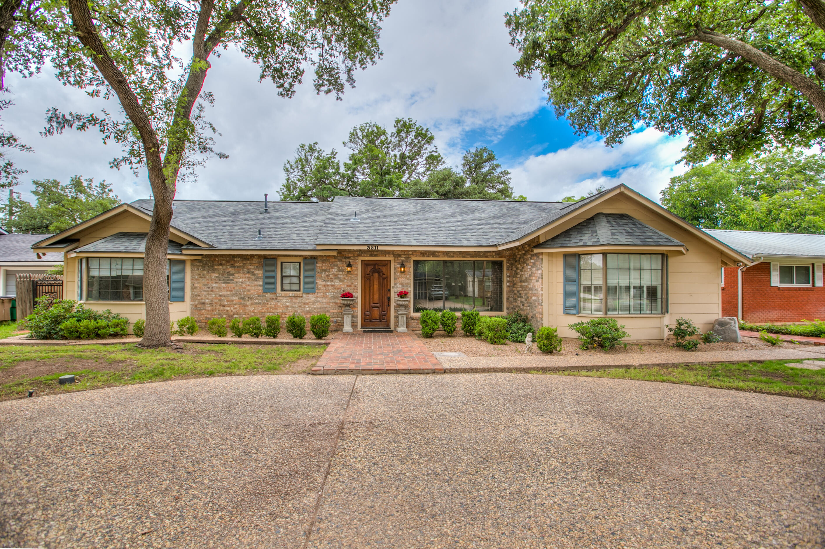 3211 Stanford Drive Property Photo 1