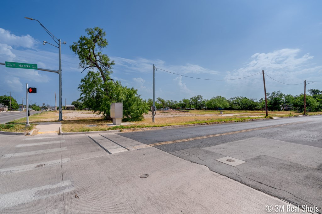 6 N Bell Street Property Photo 3