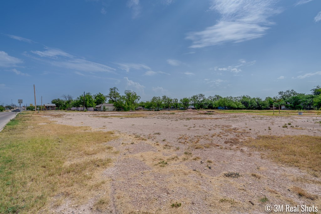 6 N Bell Street Property Photo 10