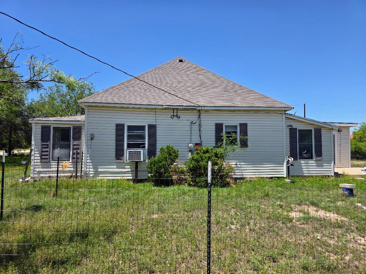 112 W Fleming Avenue Property Photo 15