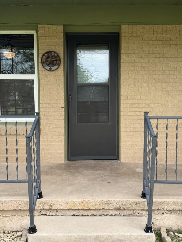 1801 W Avenue I Property Photo 4