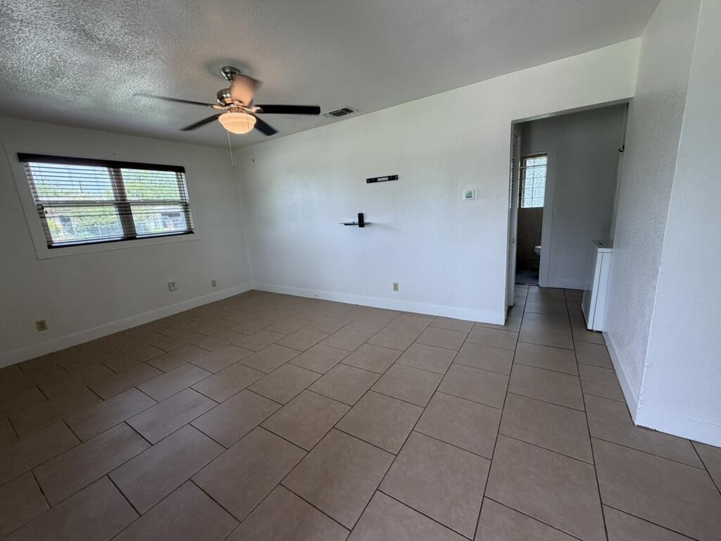 1801 W Avenue I Property Photo 8