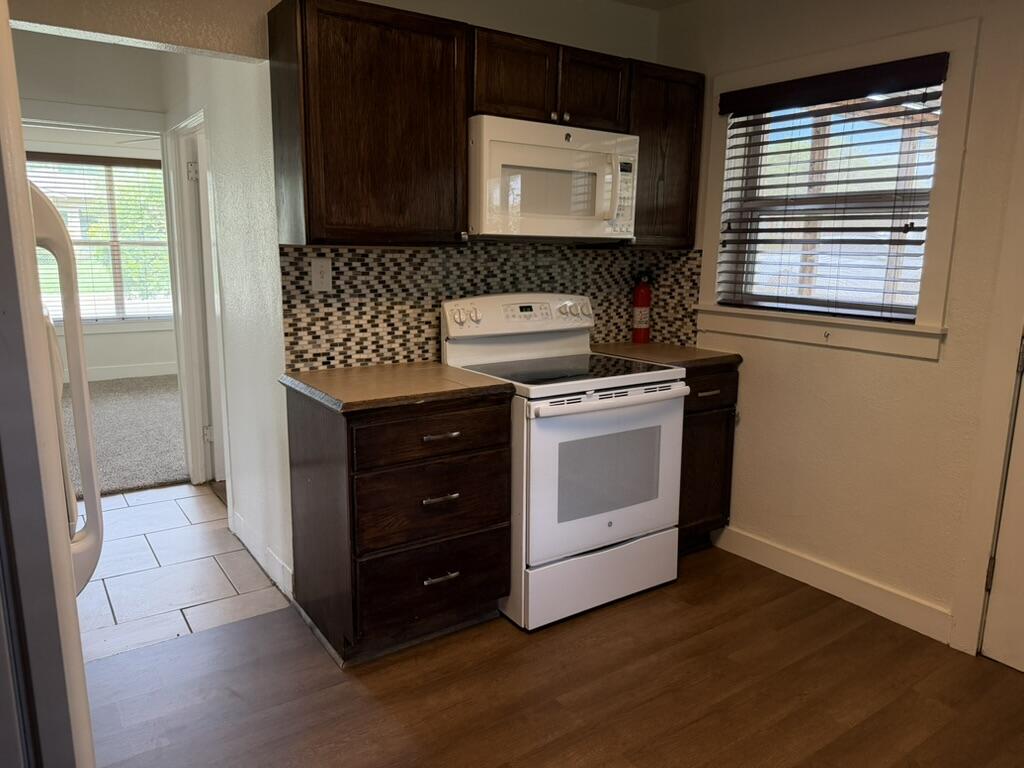 1801 W Avenue I Property Photo 12