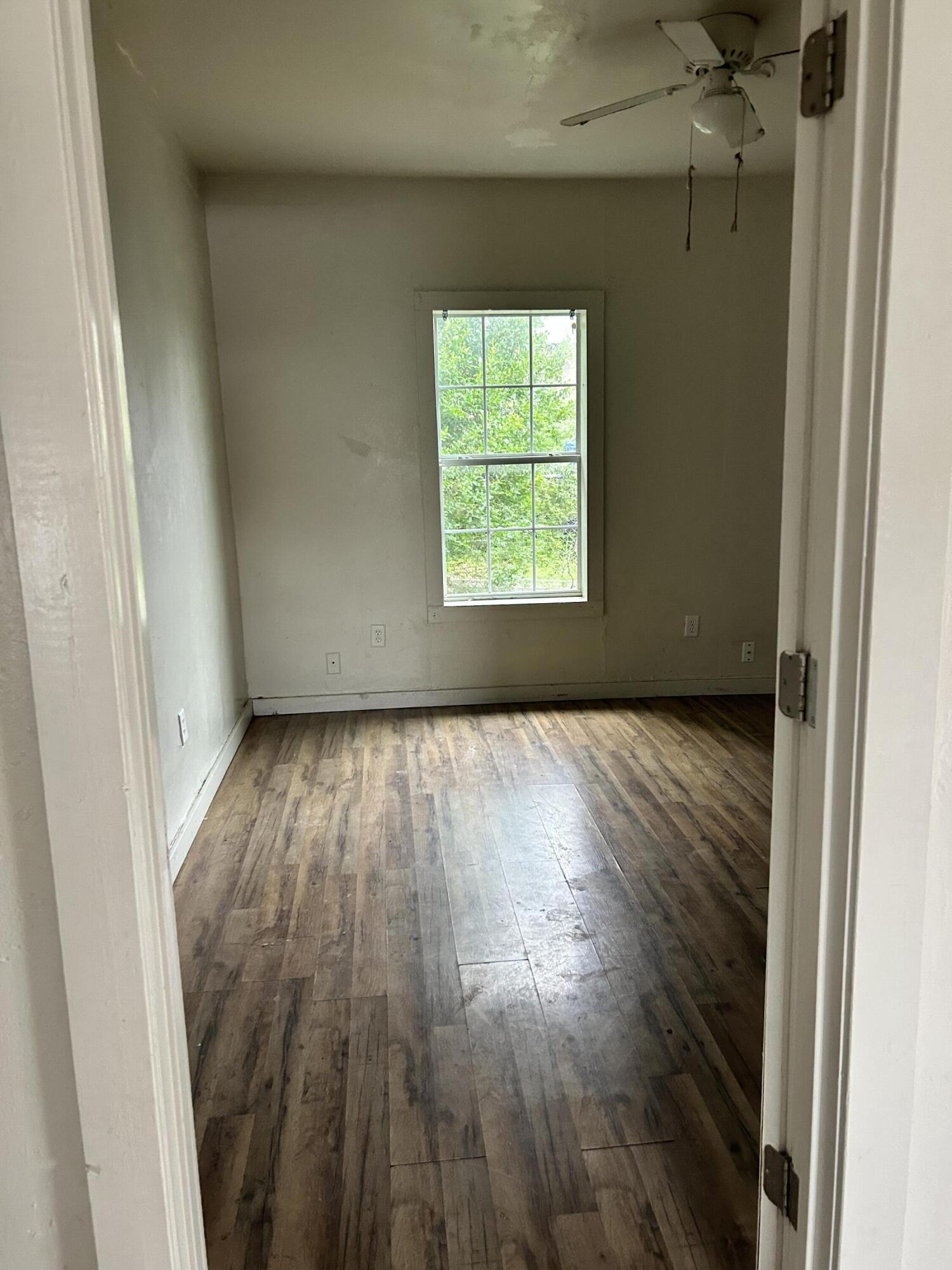 204 E 11th Street Property Photo 8