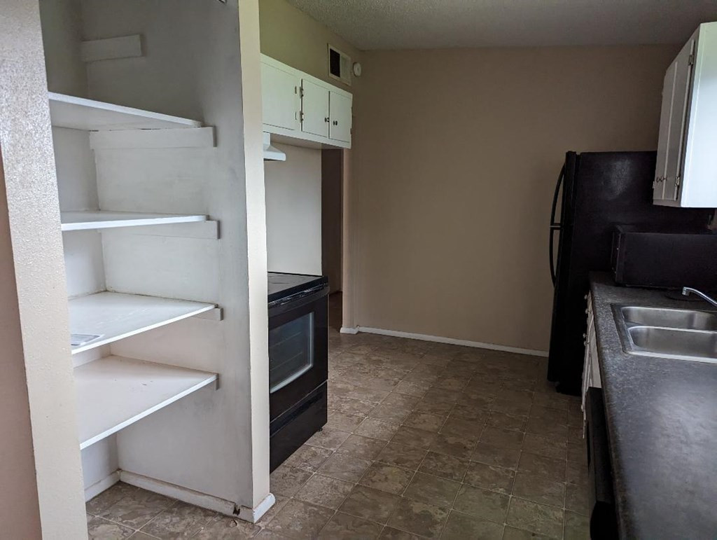 2723 Notre Dame Avenue Property Photo 7