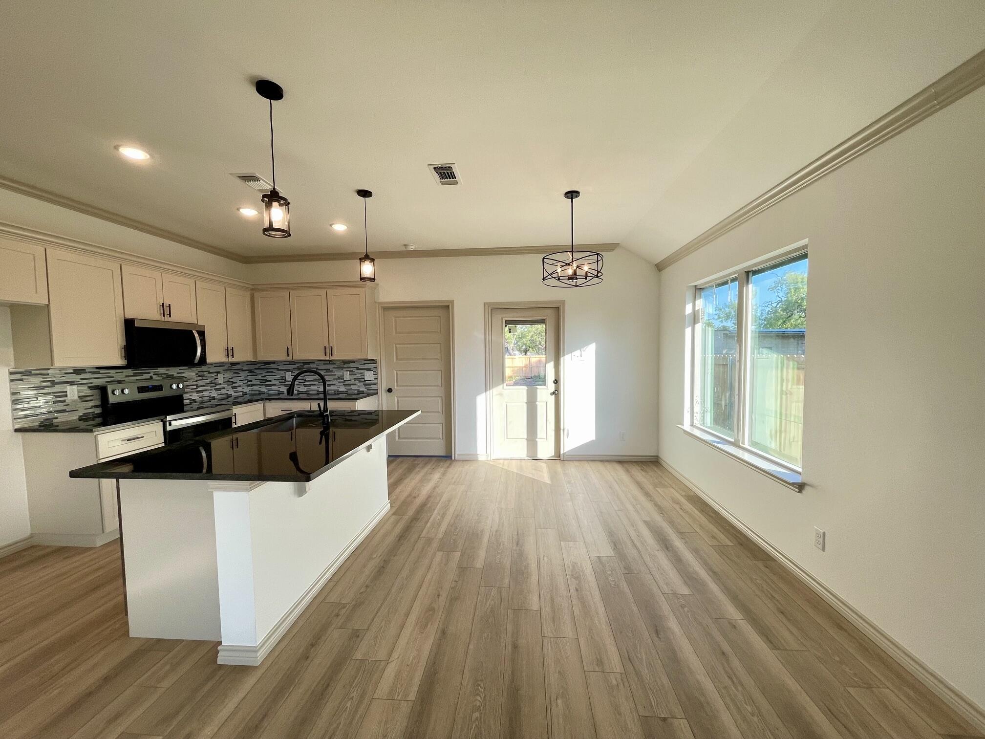 13 E 28th Street Property Photo 4