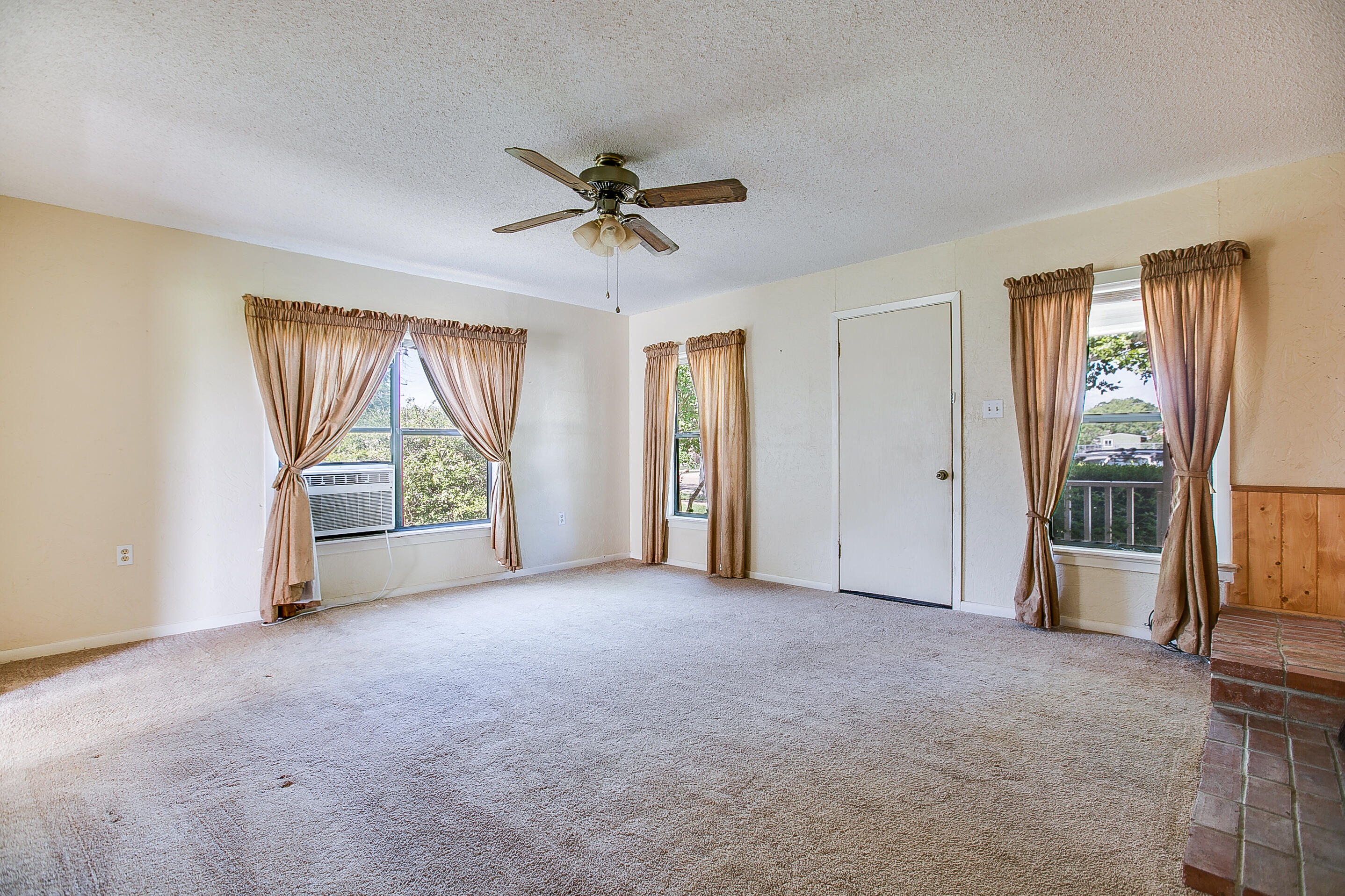 301 S Washington Street Property Photo 7