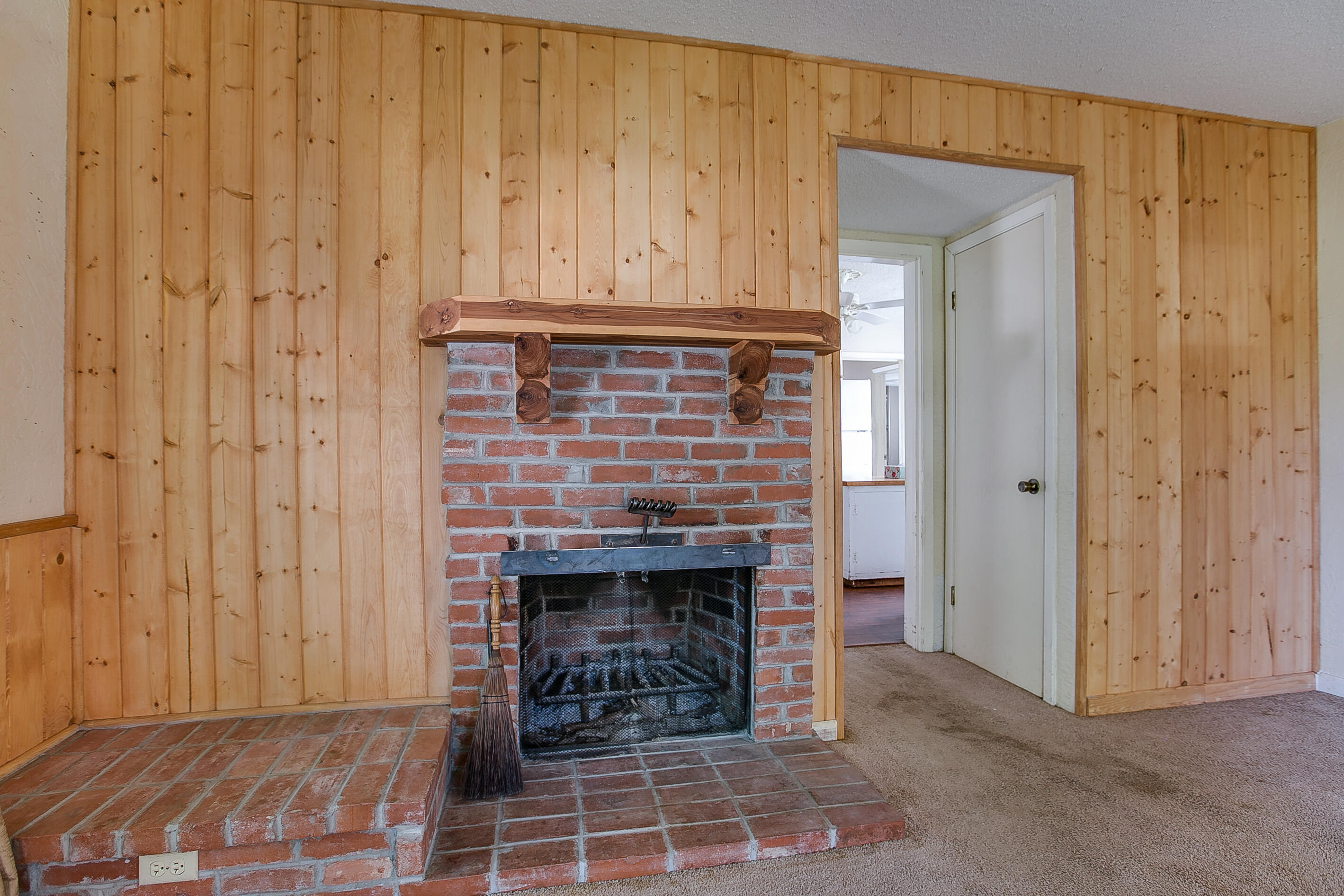 301 S Washington Street Property Photo 8