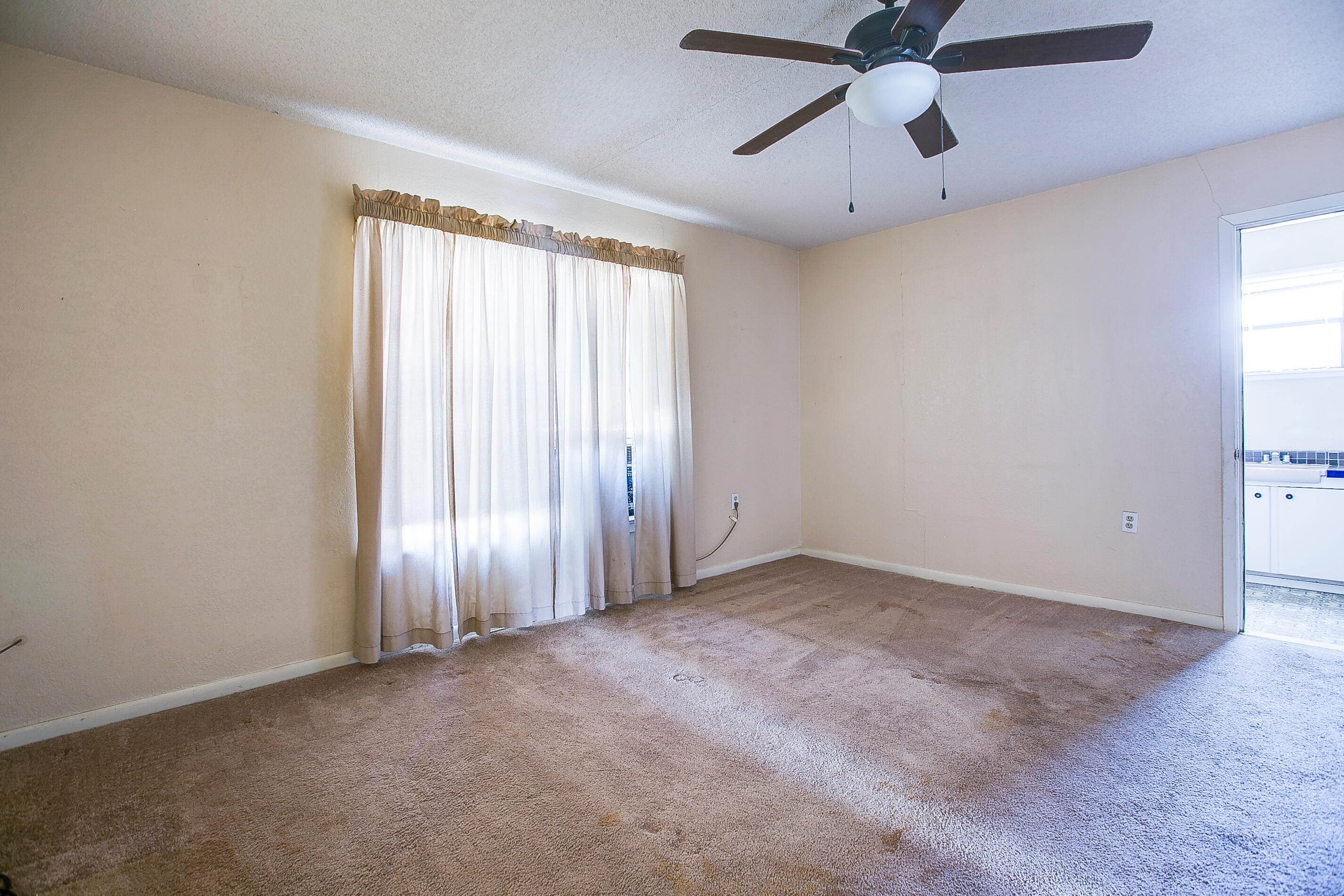 301 S Washington Street Property Photo 14