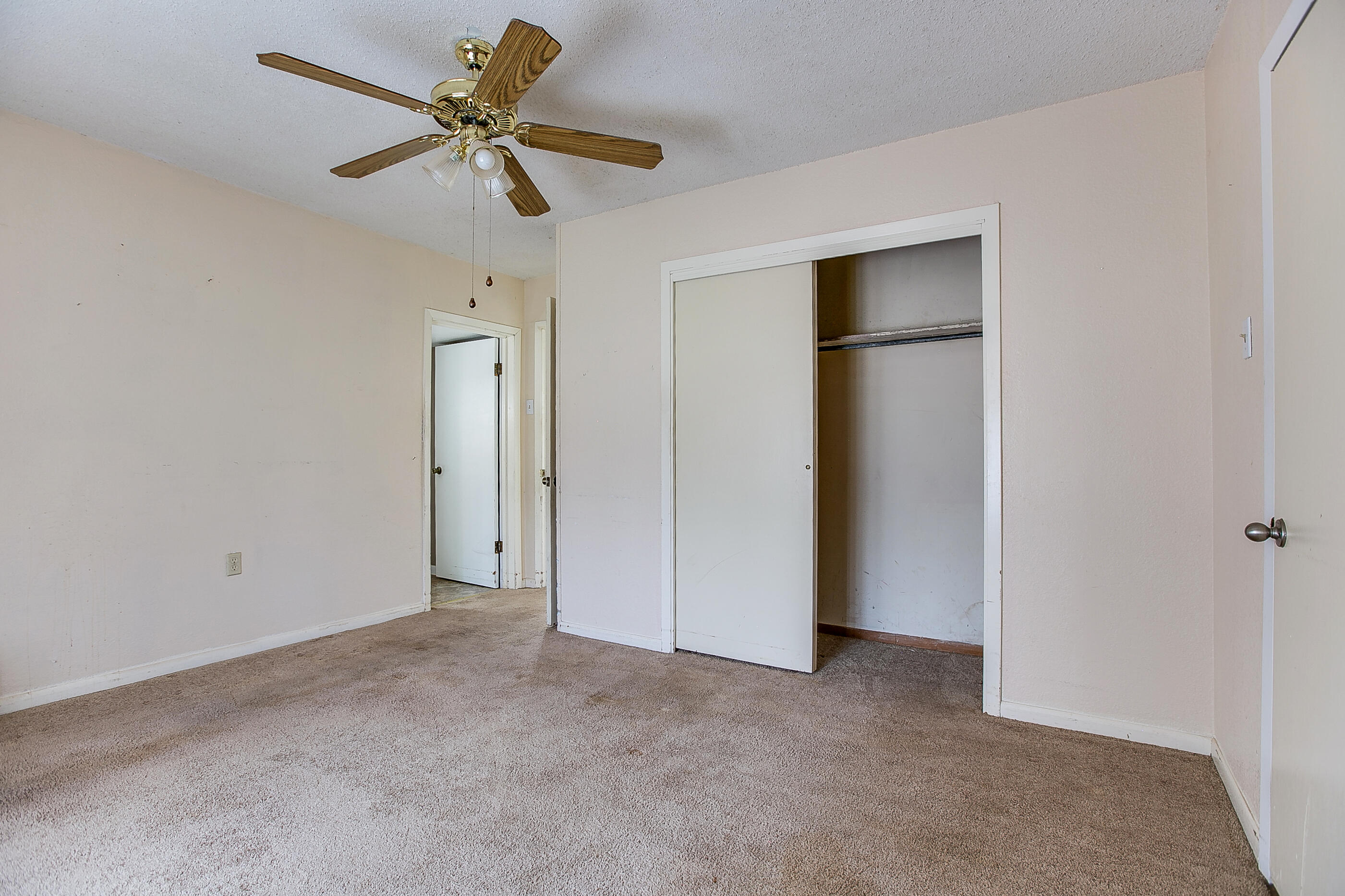 301 S Washington Street Property Photo 18