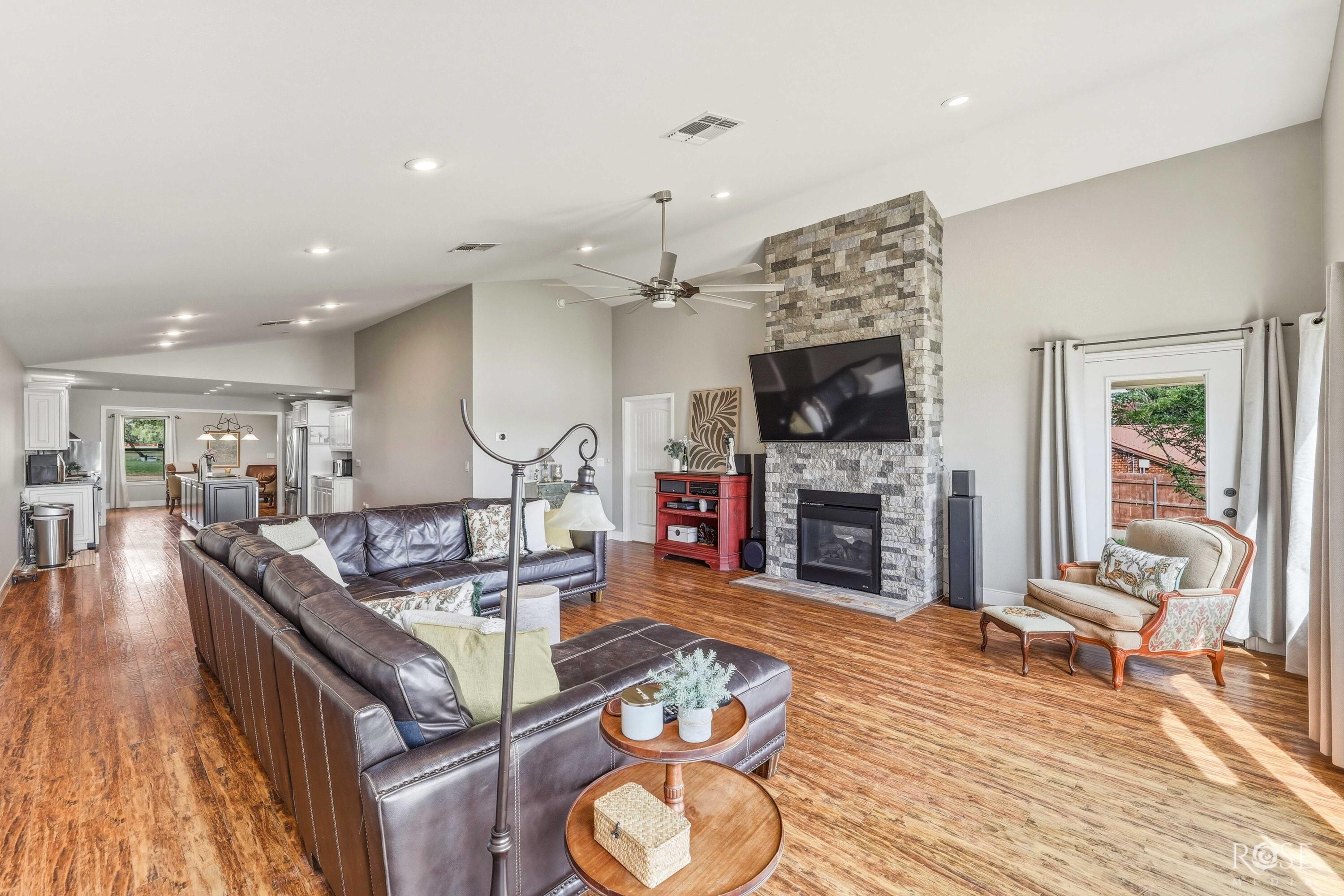 2029 American Legion Road Property Photo 9