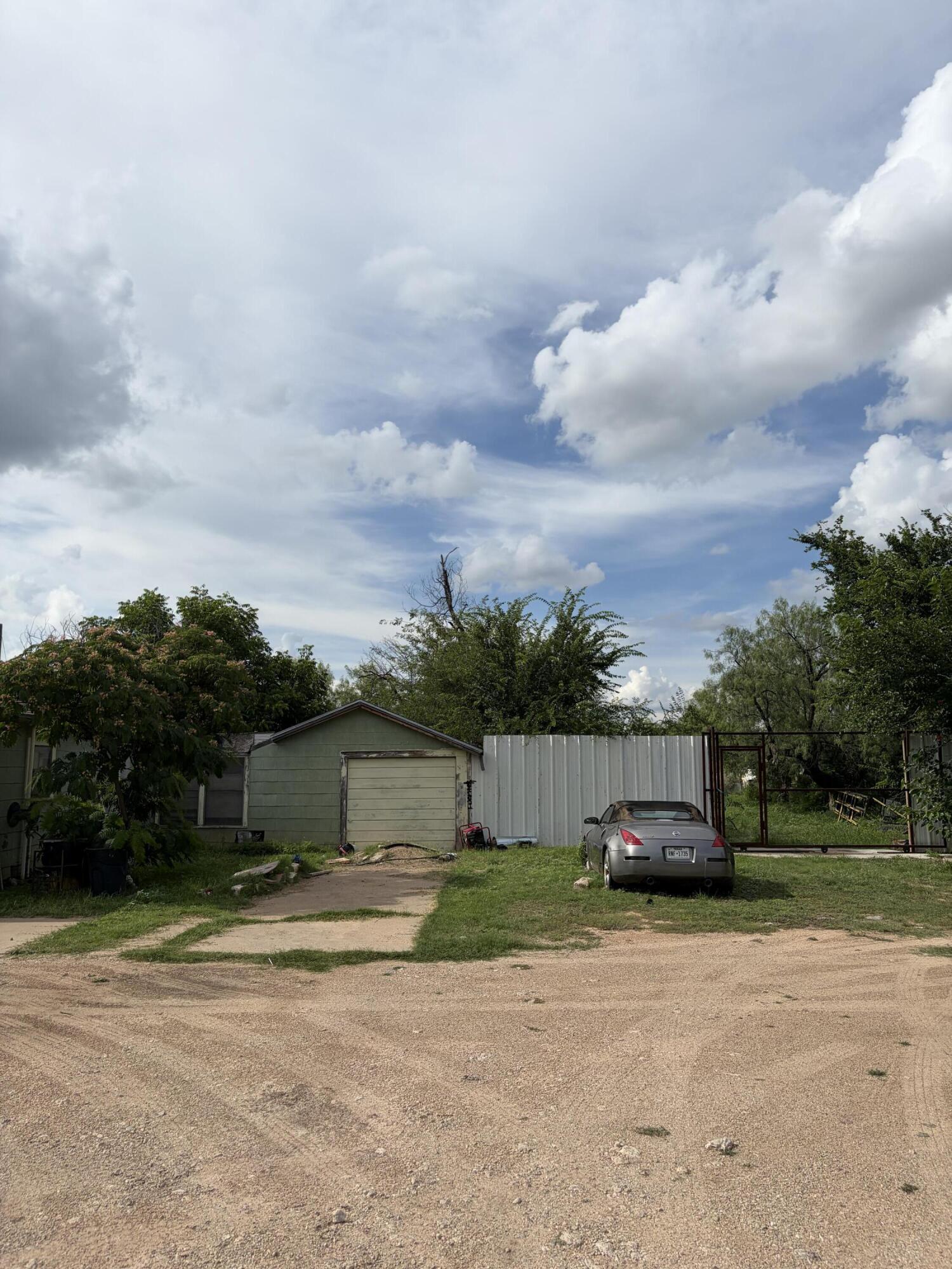 56 E 37th Street Property Photo 6