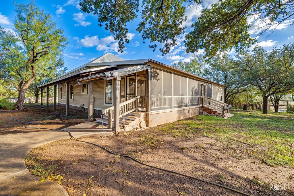 201 Ratliff Road Property Photo 7