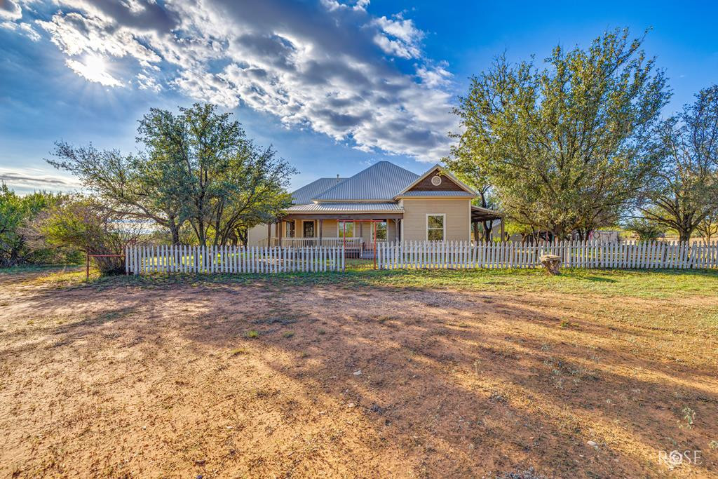 201 Ratliff Road Property Photo 1
