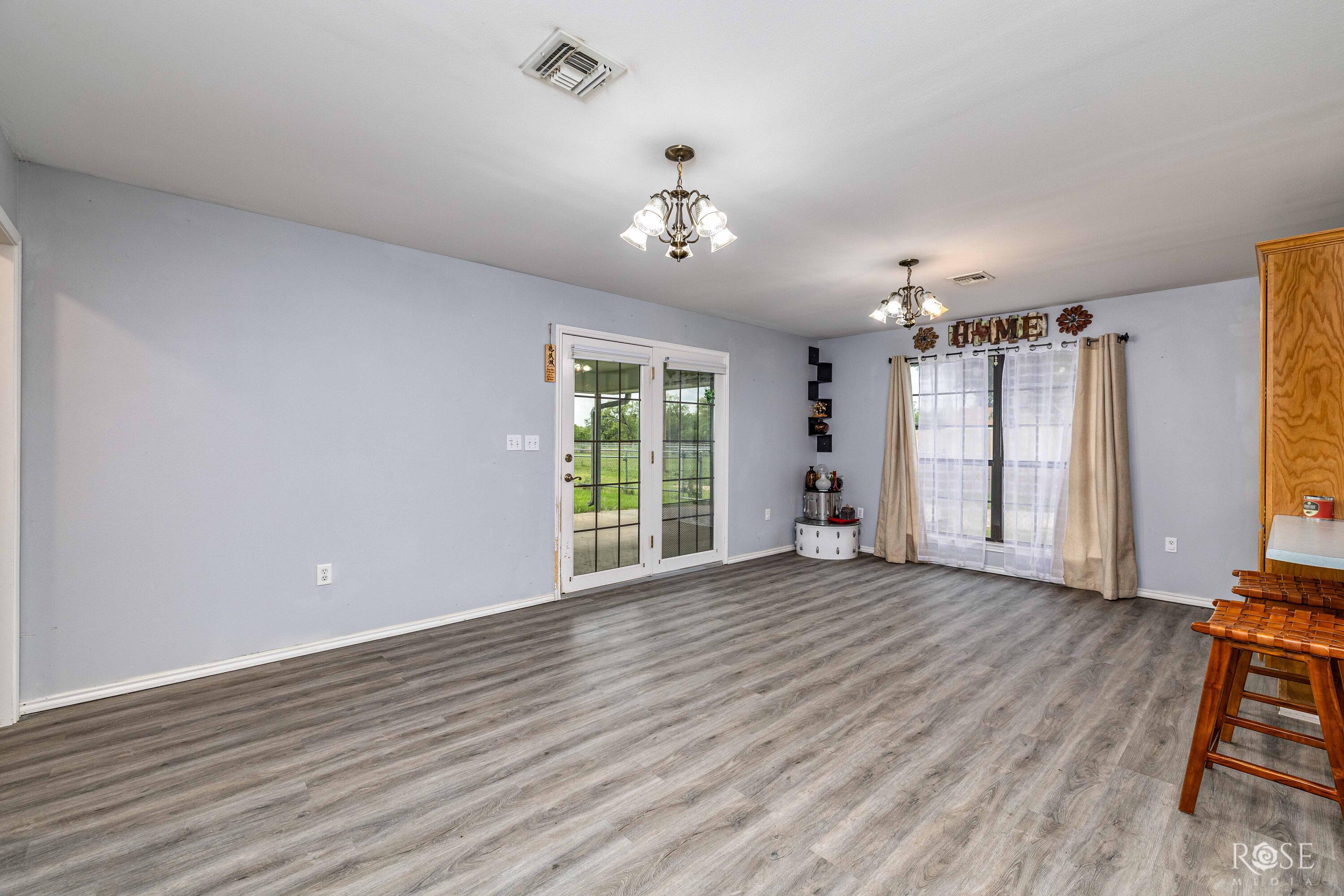 57 W 34th Street Property Photo 8