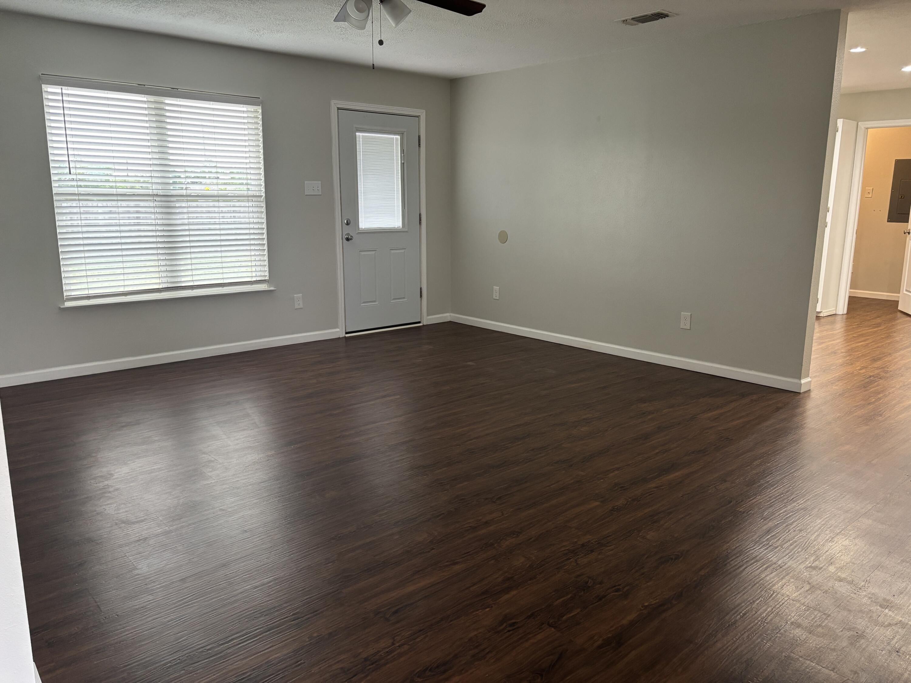 351 E 48th Street Property Photo 3