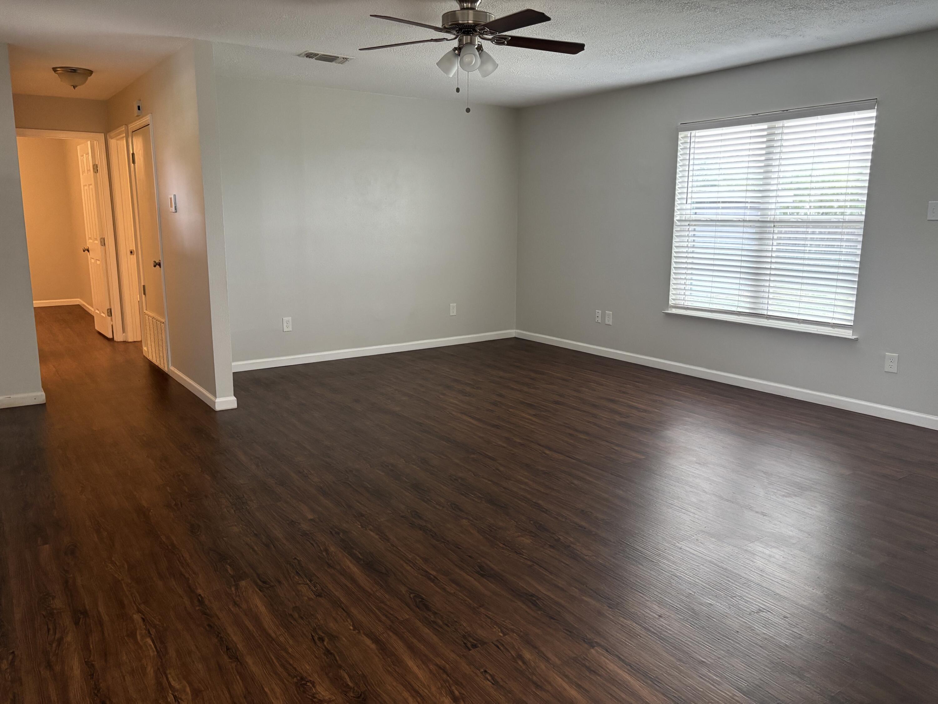 351 E 48th Street Property Photo 4