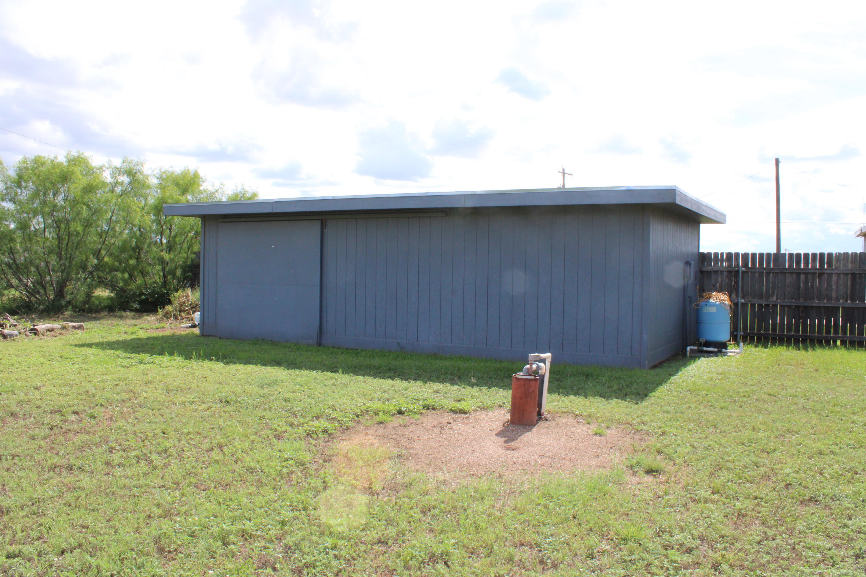 351 E 48th Street Property Photo 20