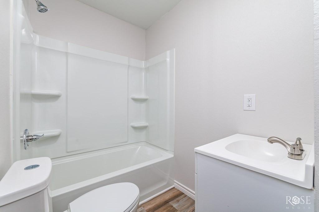 38 W 13th Street Property Photo 9