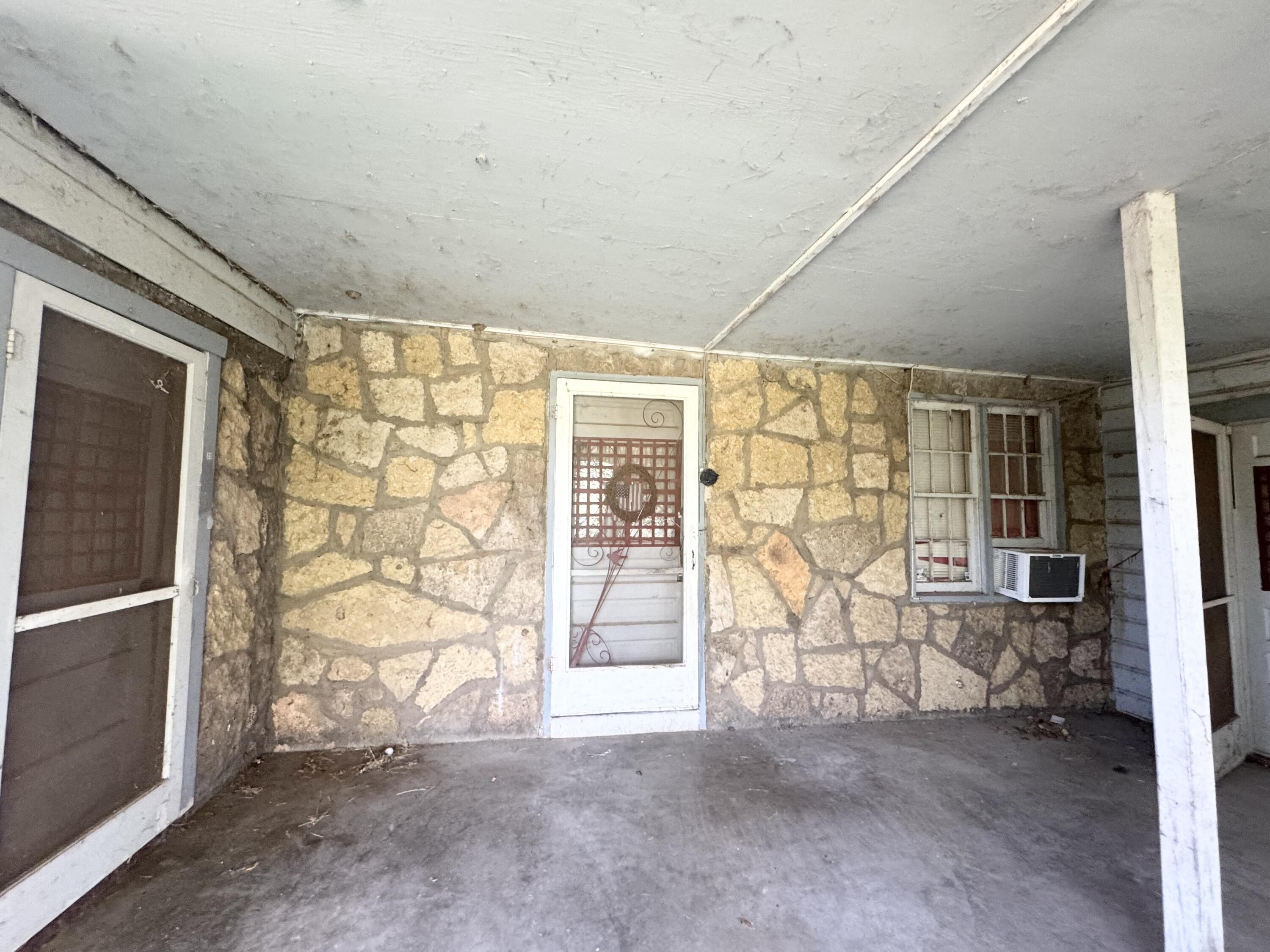 22 S Malone Street Property Photo 1