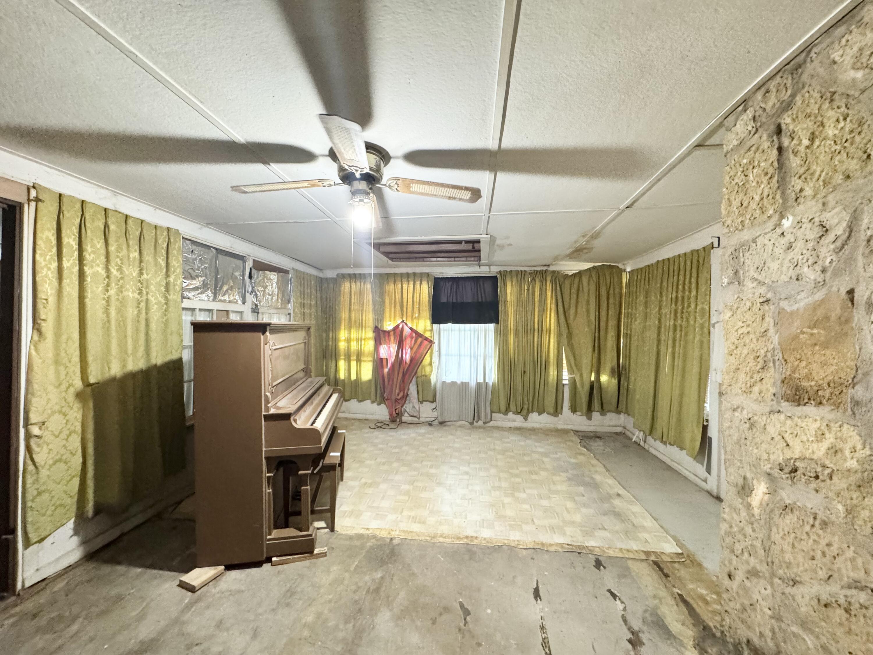 22 S Malone Street Property Photo 15