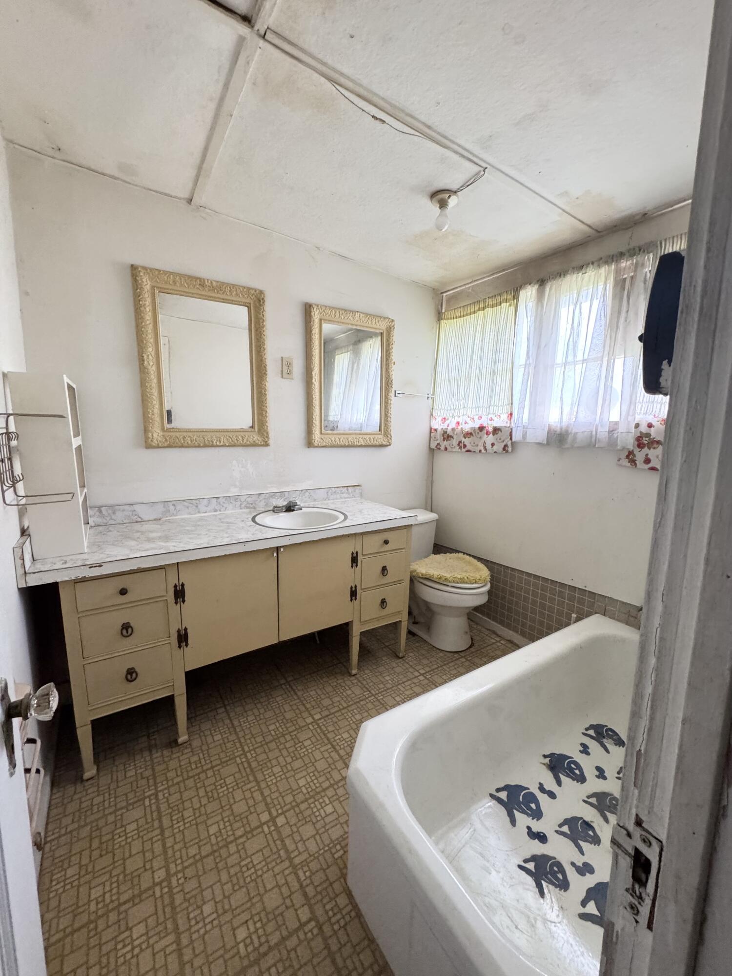 22 S Malone Street Property Photo 18