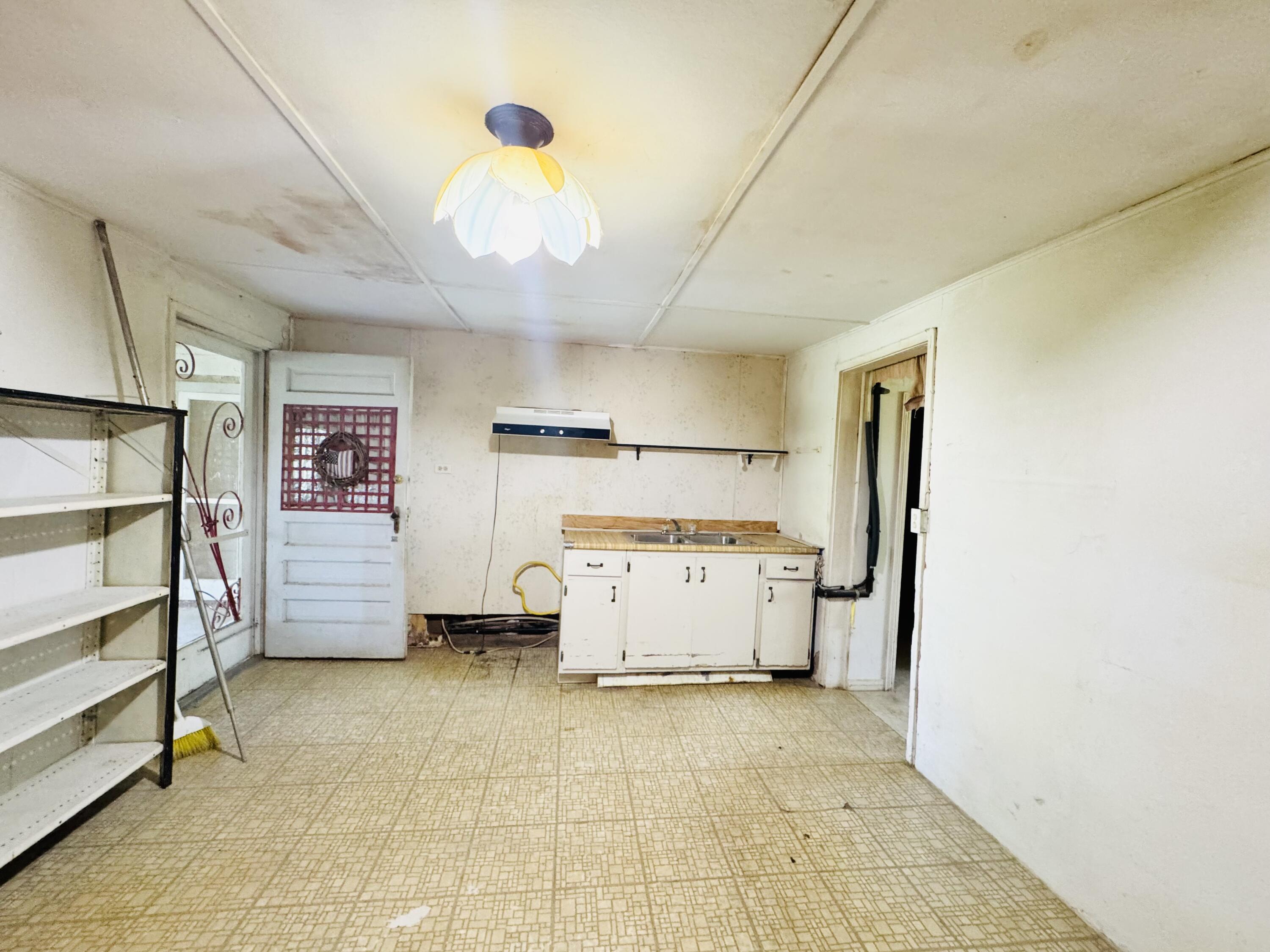 22 S Malone Street Property Photo 19