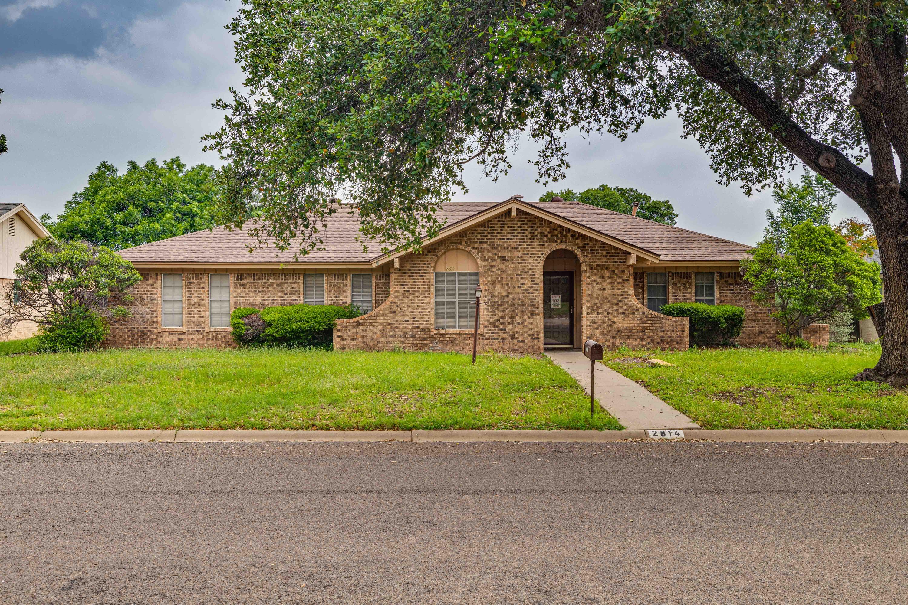 2814 Canyon Creek Drive Property Photo 1