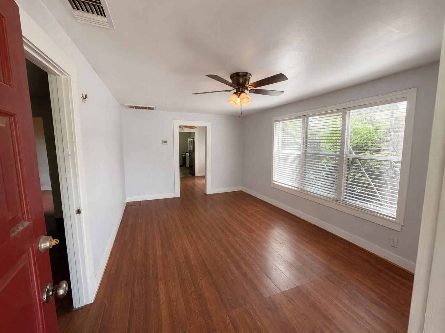 1635 Preusser Street Property Photo 2