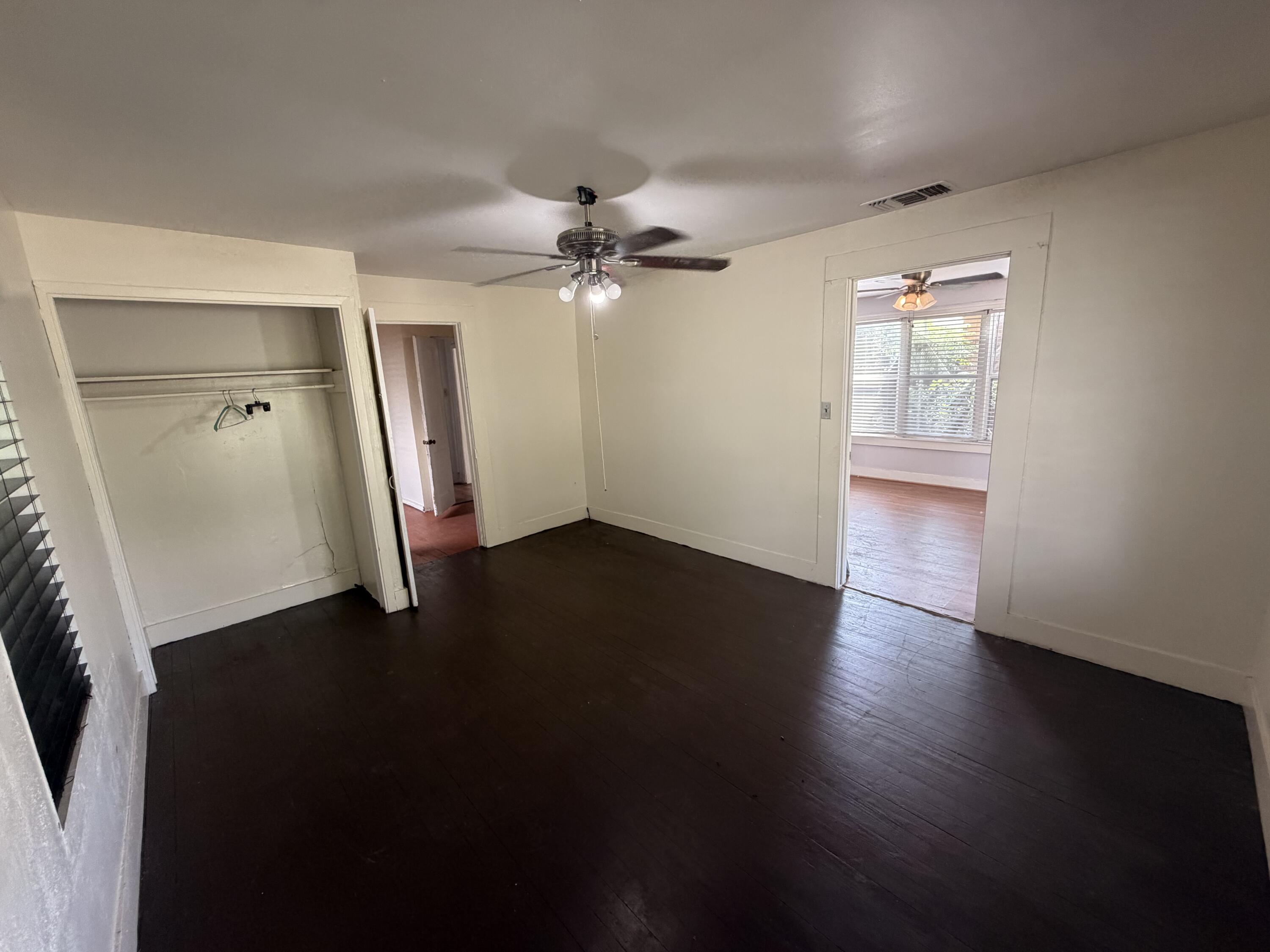 1635 Preusser Street Property Photo 7