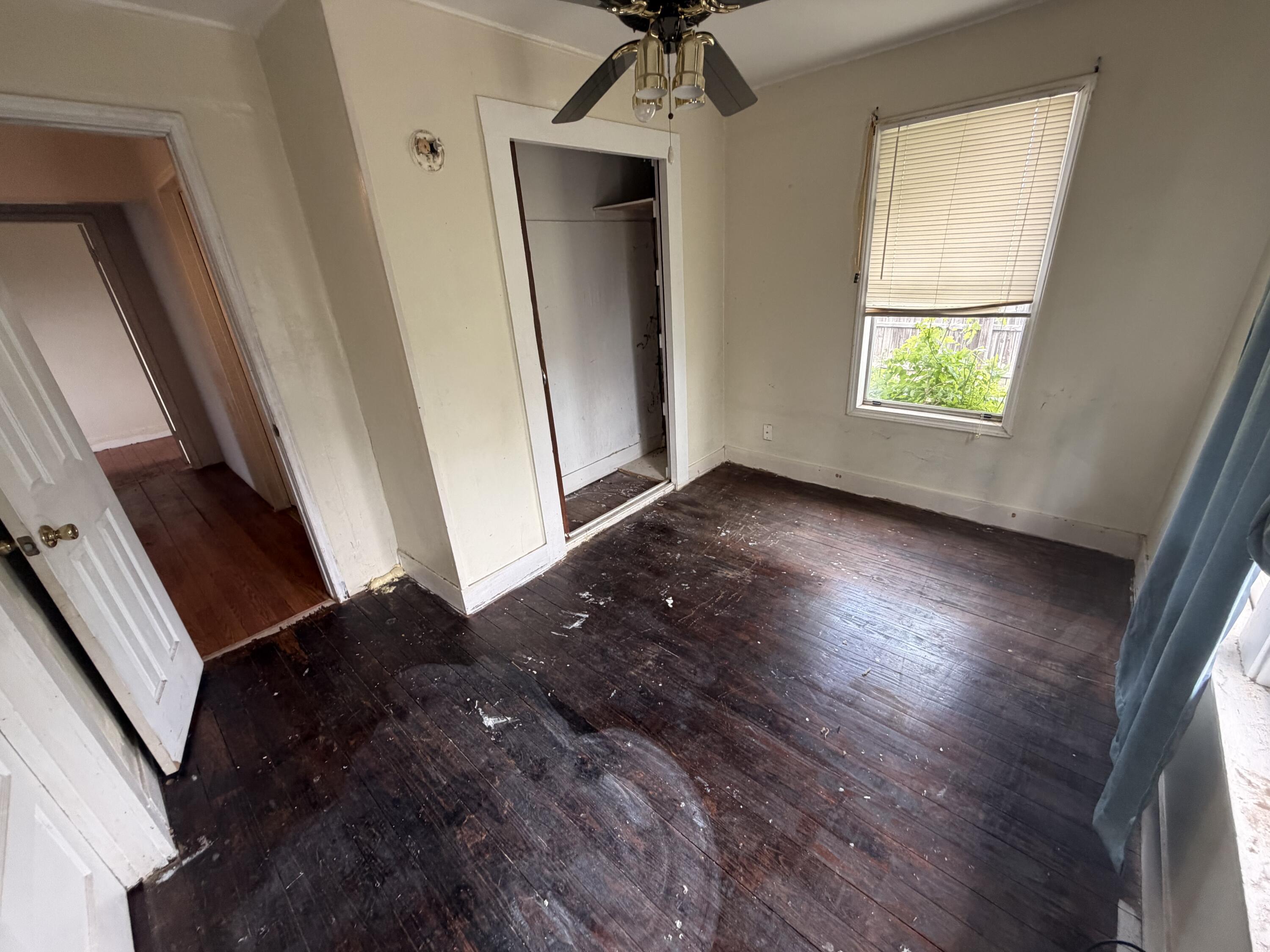 1635 Preusser Street Property Photo 9