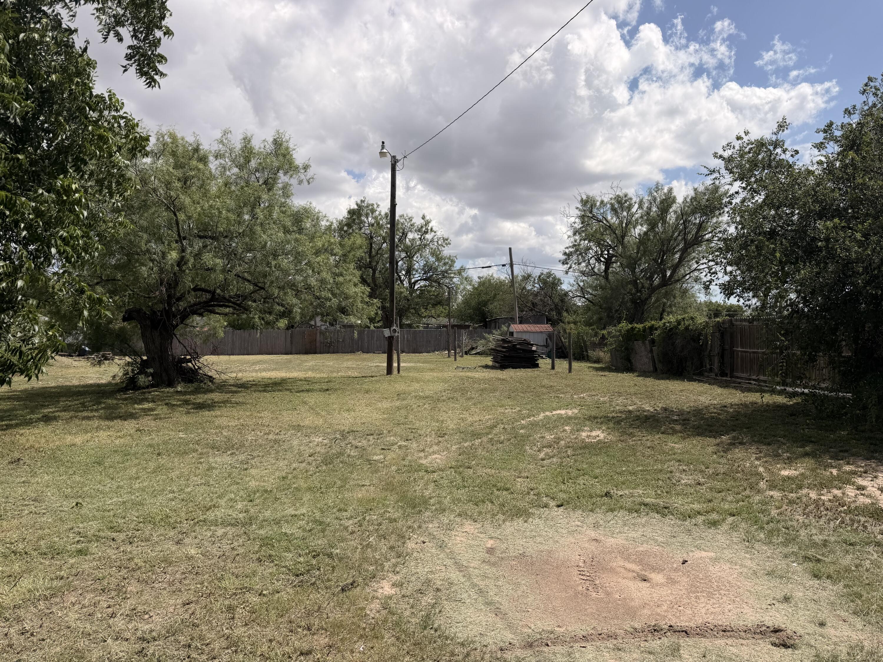 1635 Preusser Street Property Photo 10