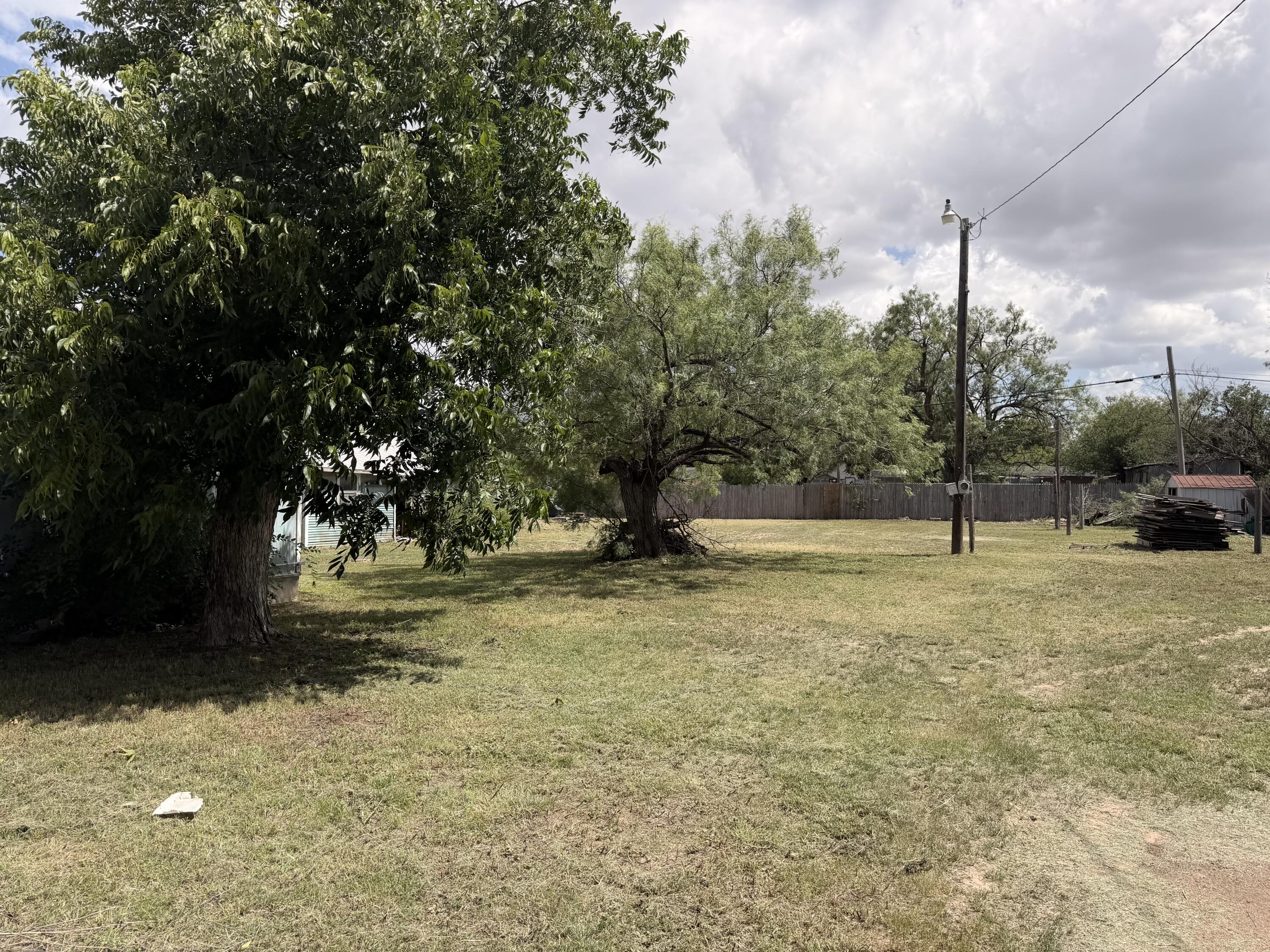 1635 Preusser Street Property Photo 11