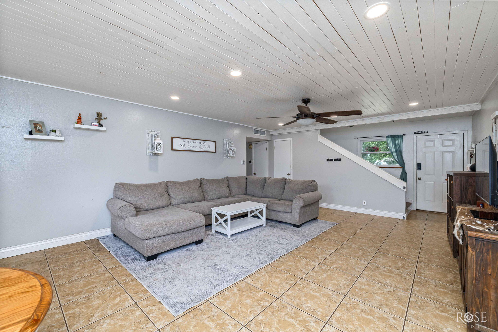 313 E 44th Street Property Photo 9