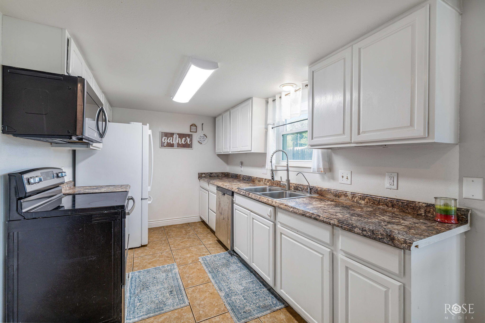 313 E 44th Street Property Photo 11