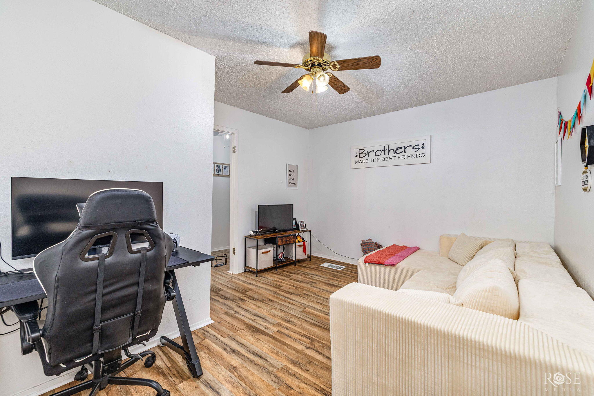 313 E 44th Street Property Photo 18