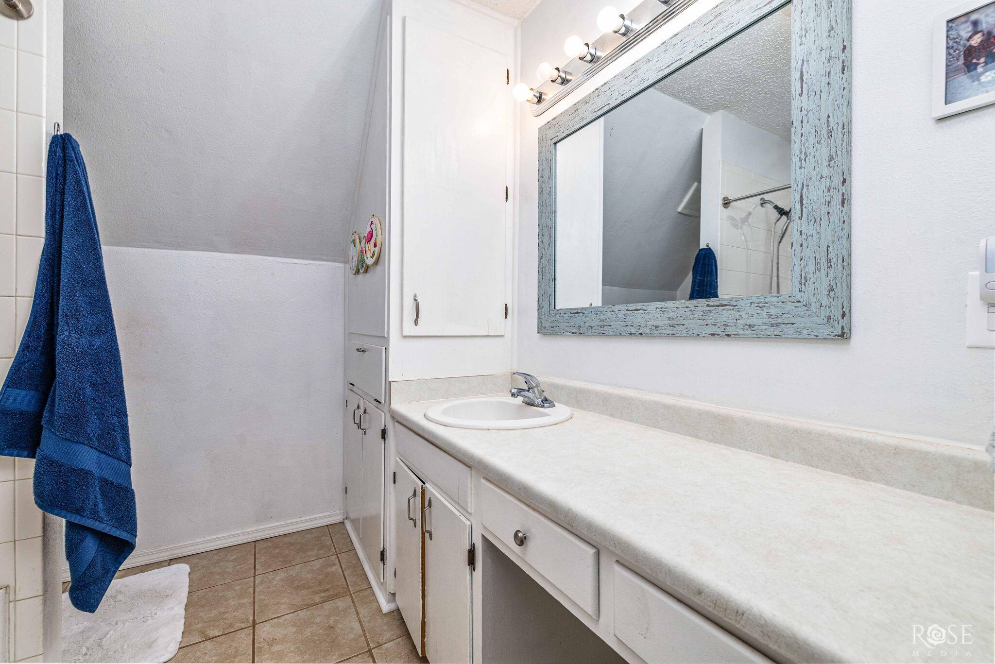 313 E 44th Street Property Photo 23