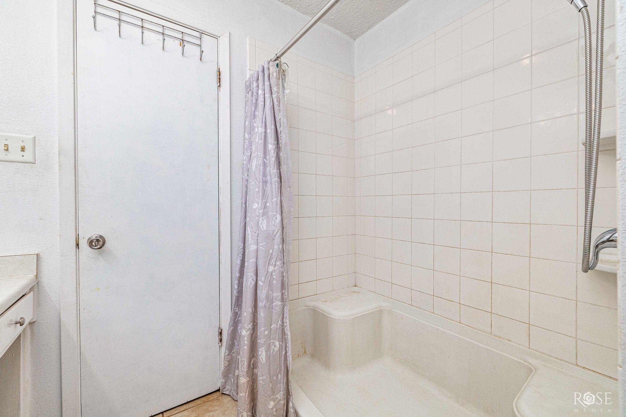 313 E 44th Street Property Photo 24