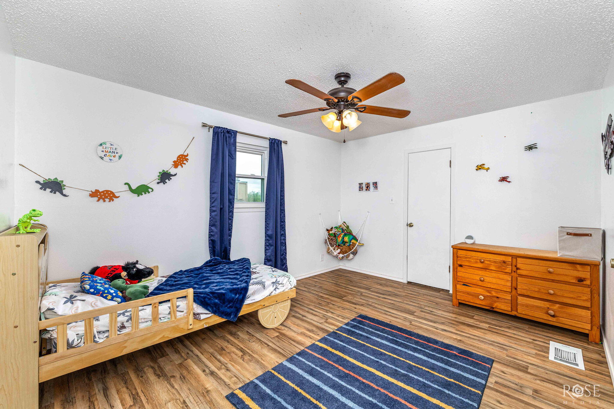 313 E 44th Street Property Photo 25
