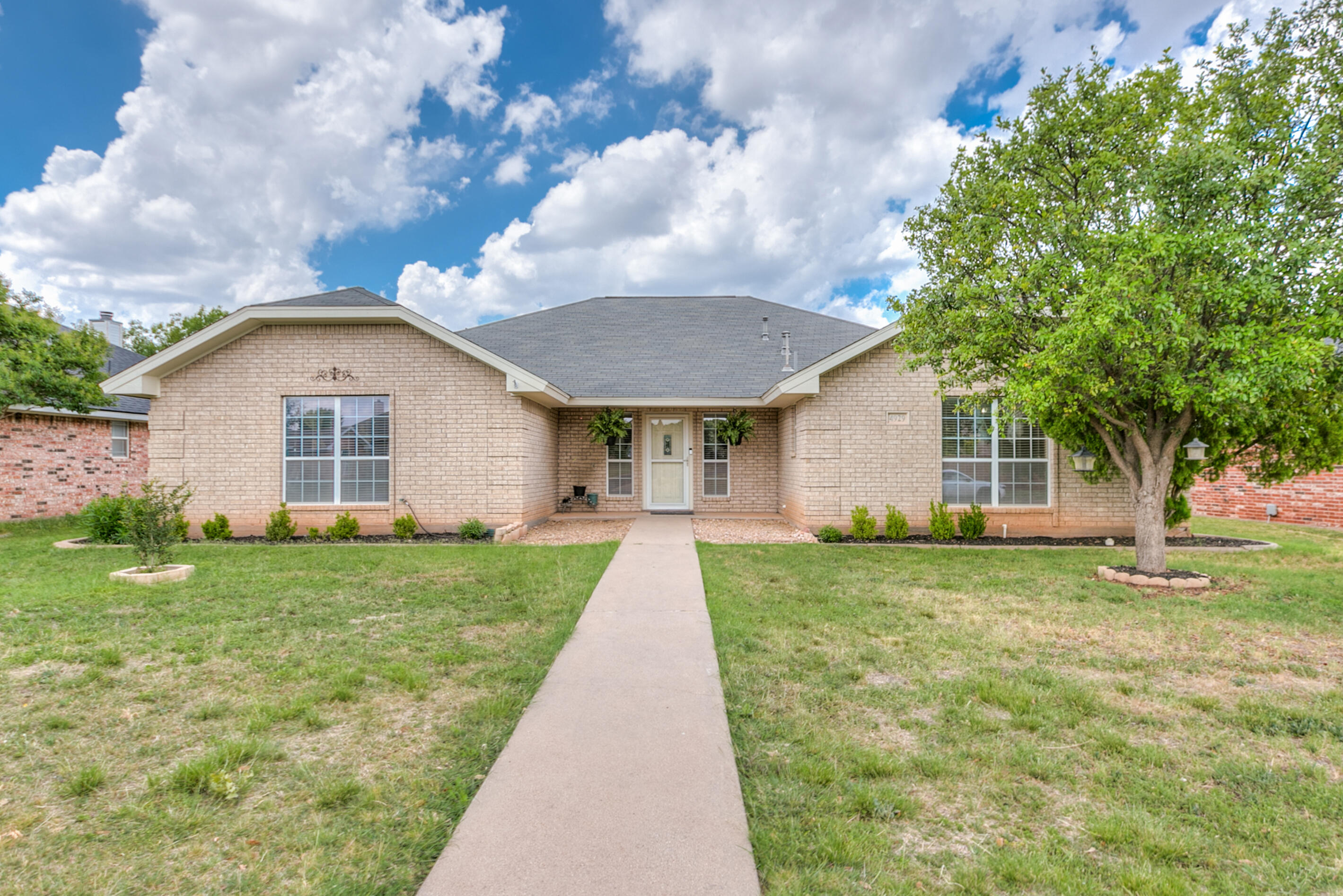 4929 Royal Oak Drive