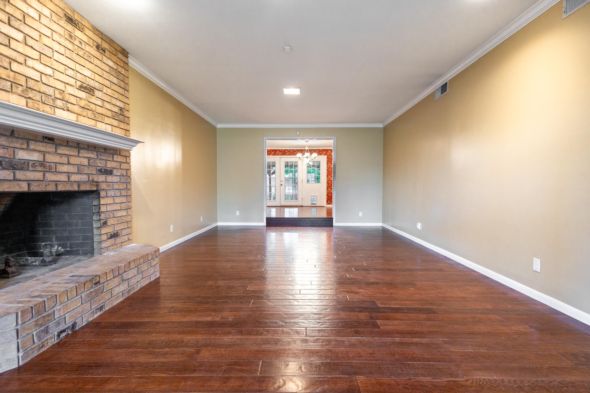 2704 W Twohig Avenue Property Photo 7