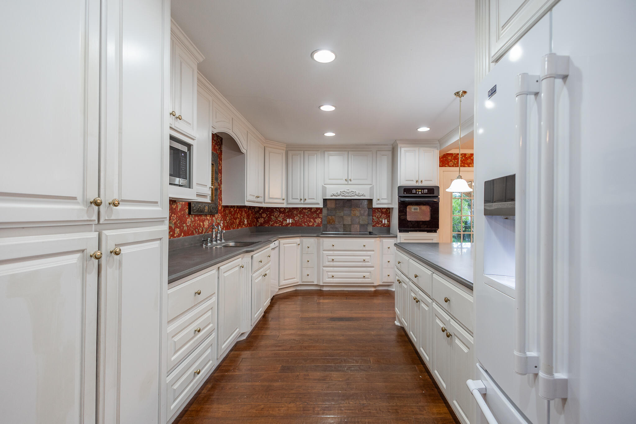 2704 W Twohig Avenue Property Photo 8