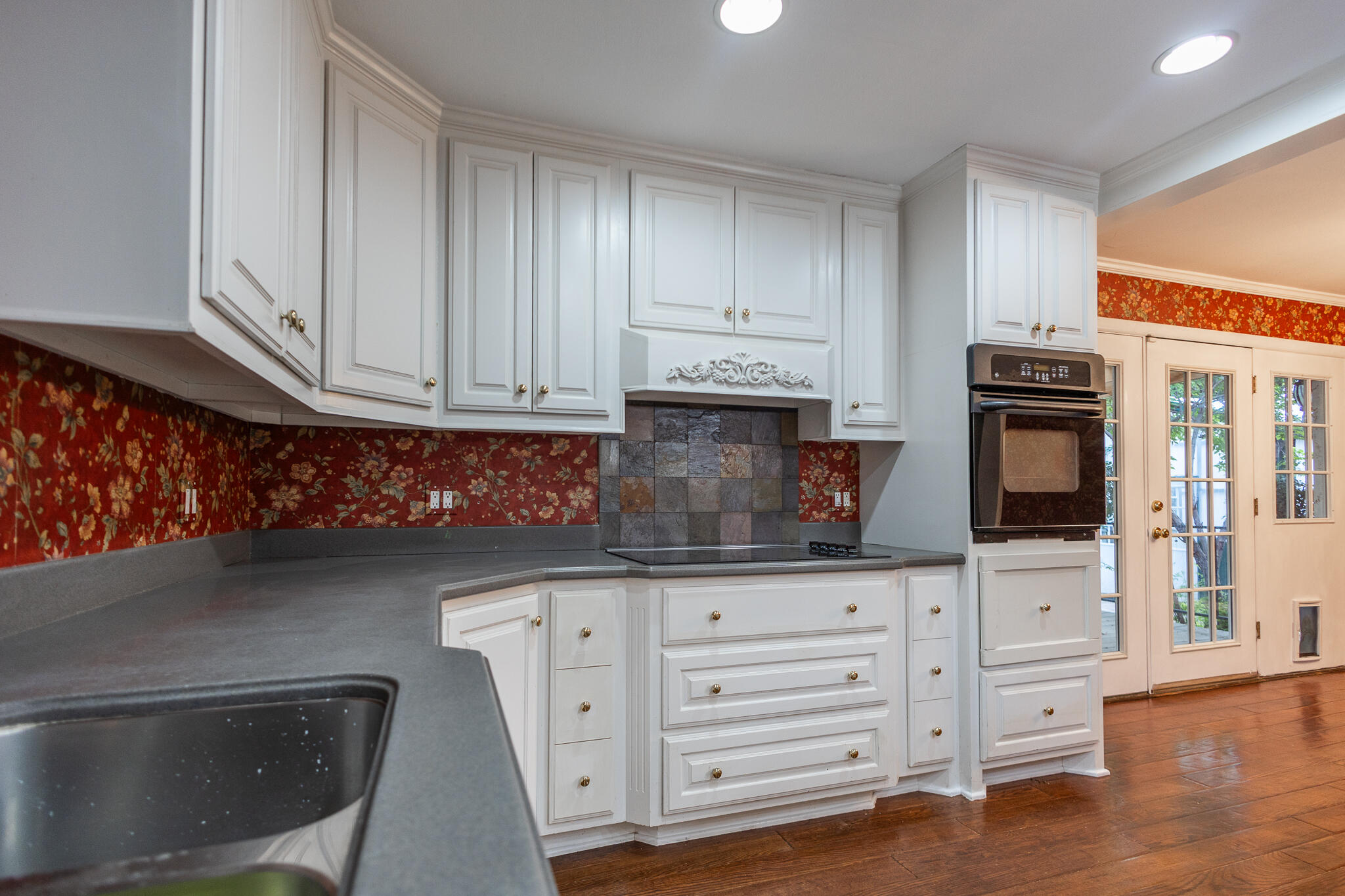 2704 W Twohig Avenue Property Photo 9