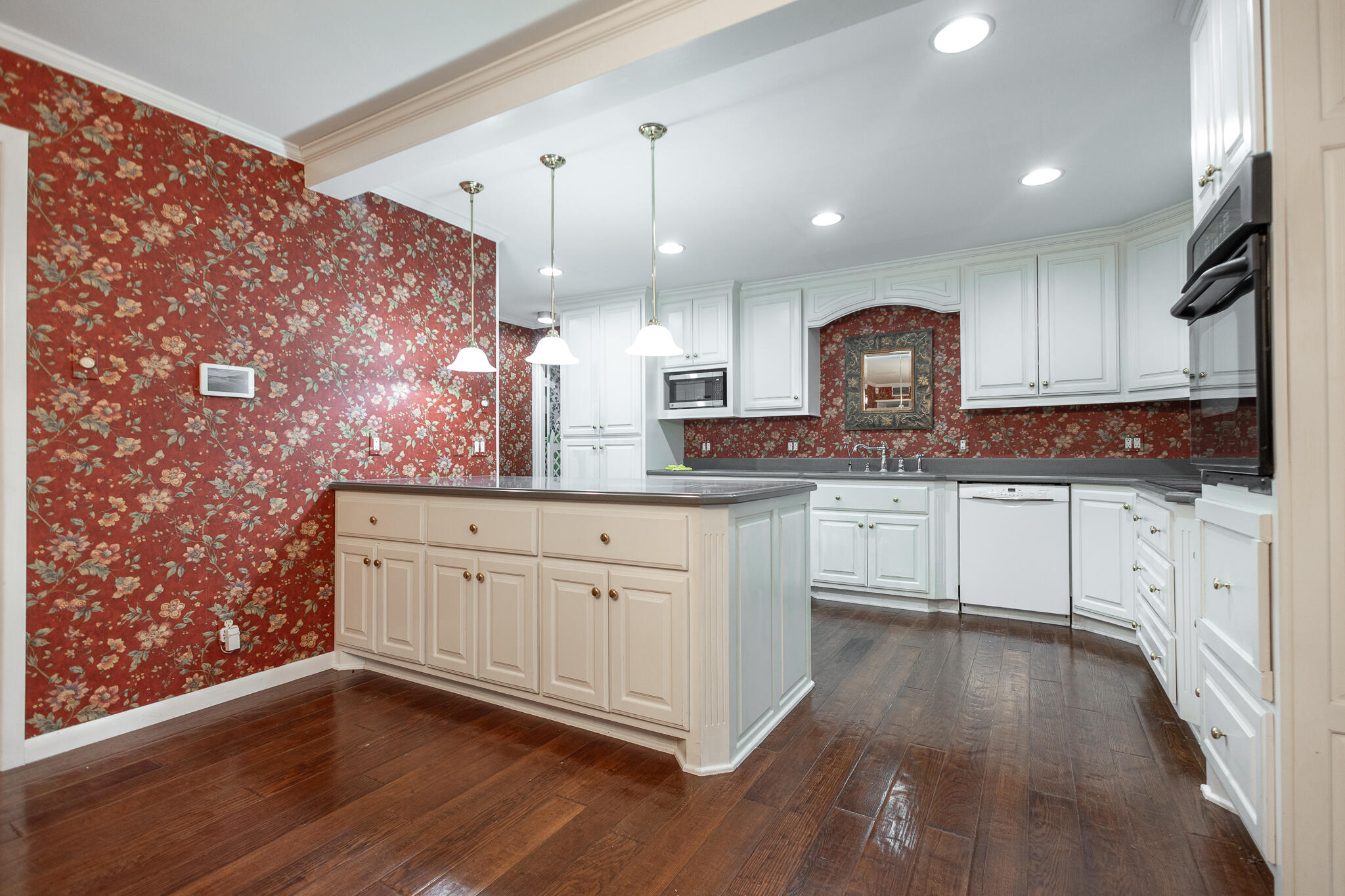 2704 W Twohig Avenue Property Photo 11