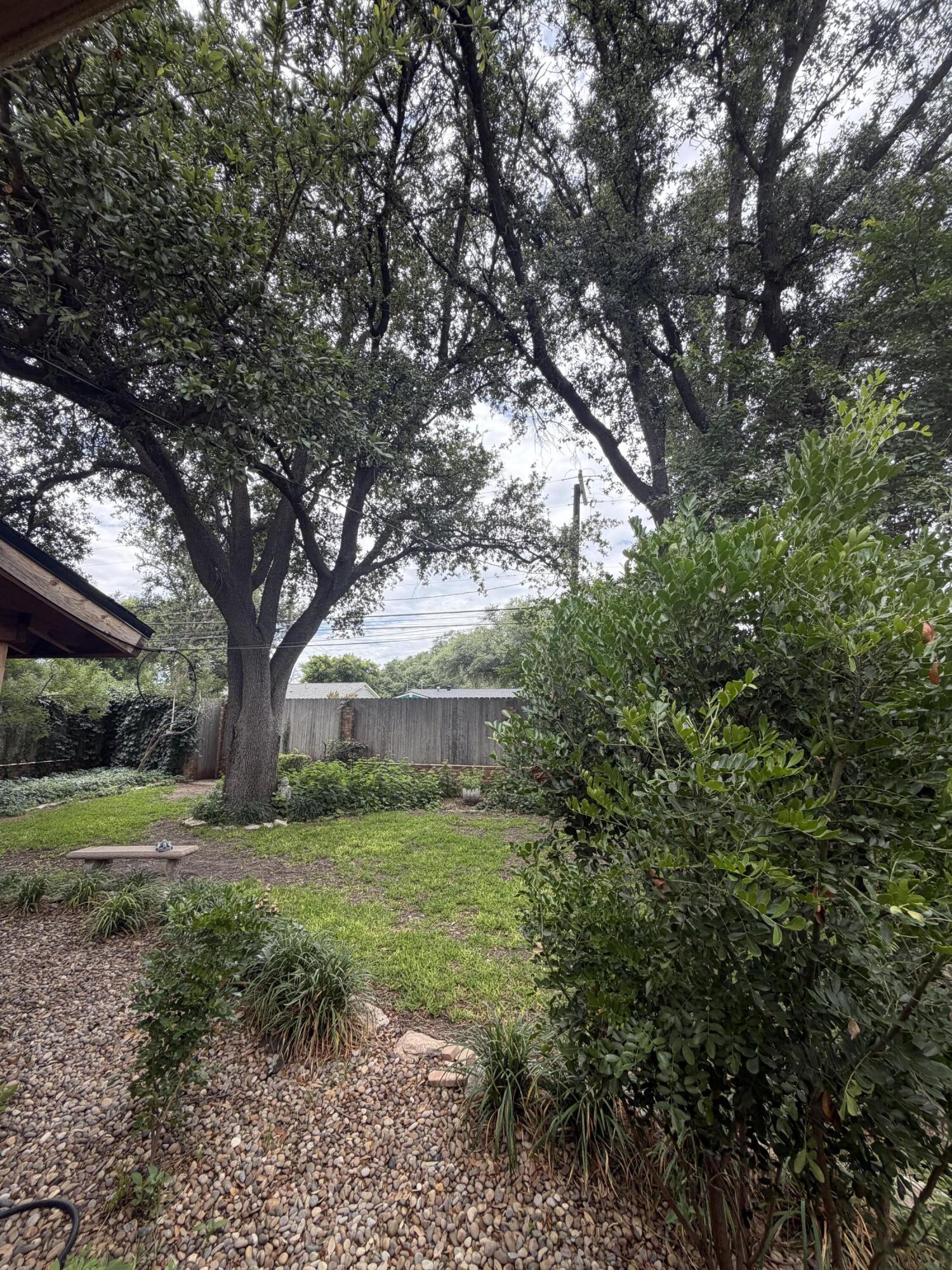 2704 W Twohig Avenue Property Photo 27