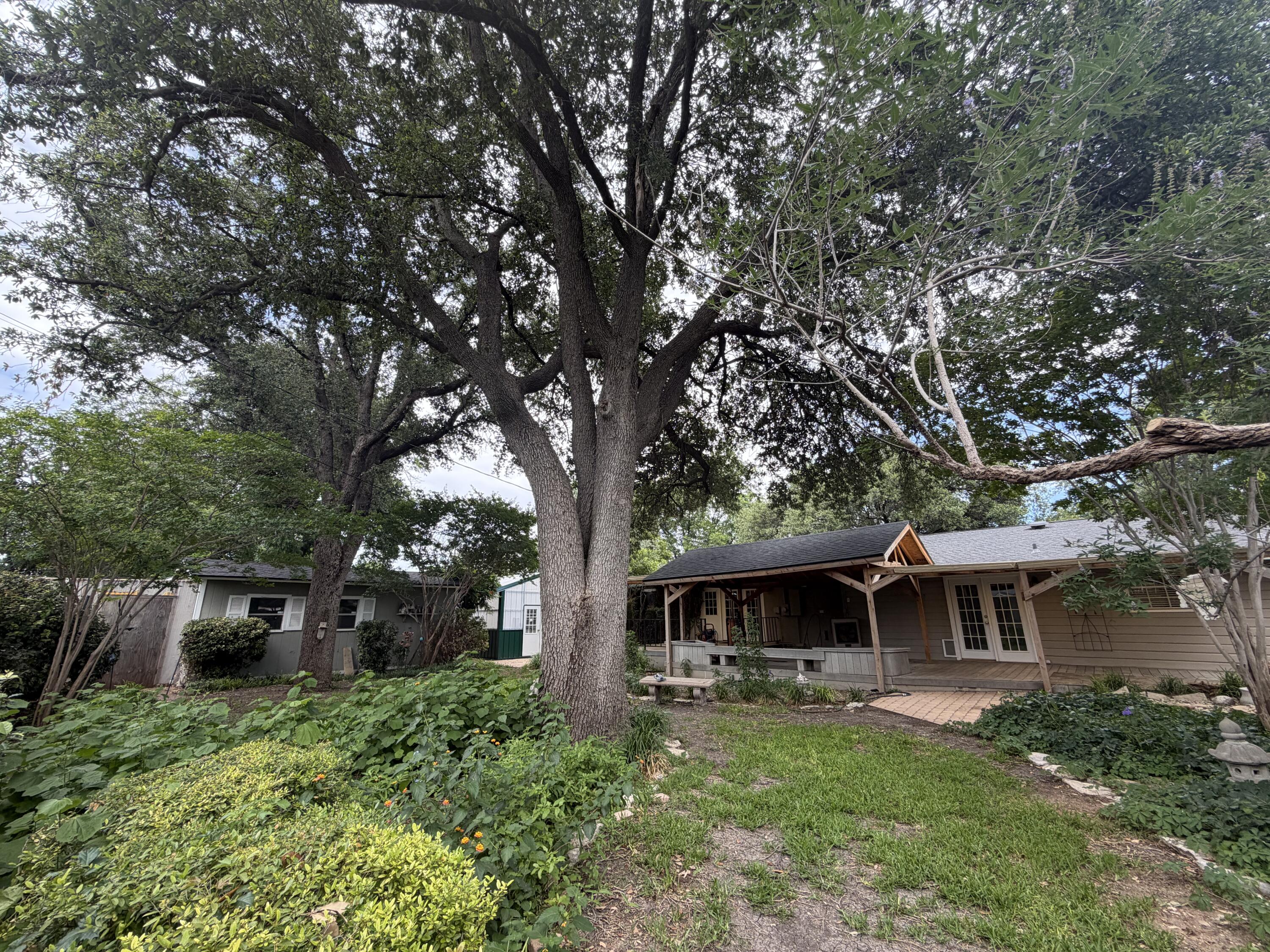 2704 W Twohig Avenue Property Photo 34