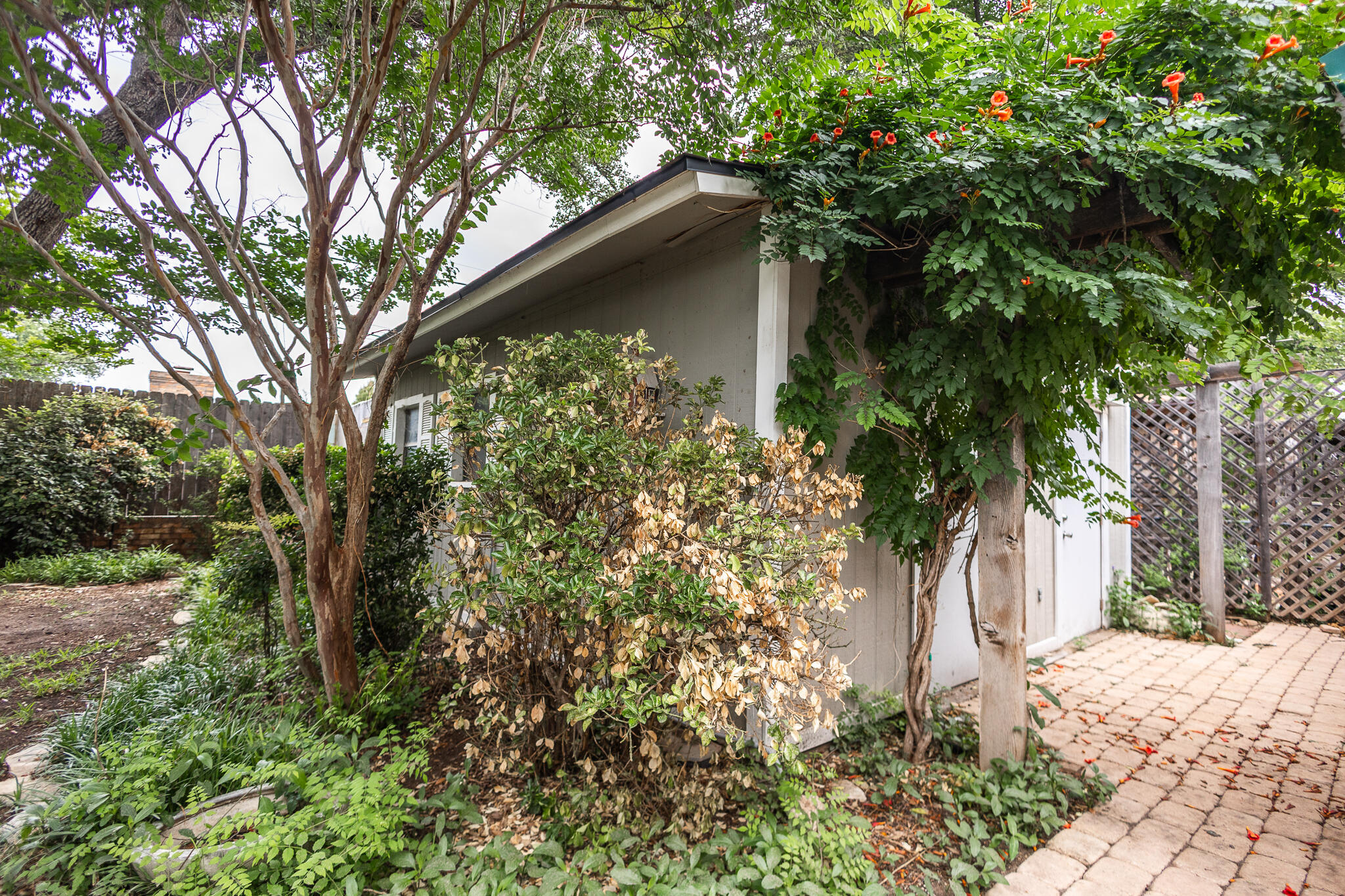 2704 W Twohig Avenue Property Photo 40