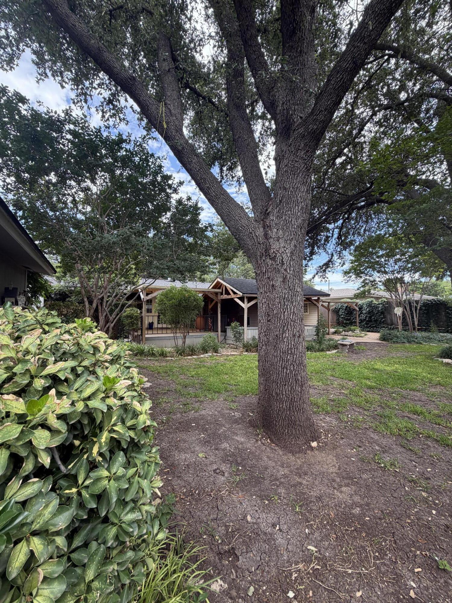 2704 W Twohig Avenue Property Photo 44